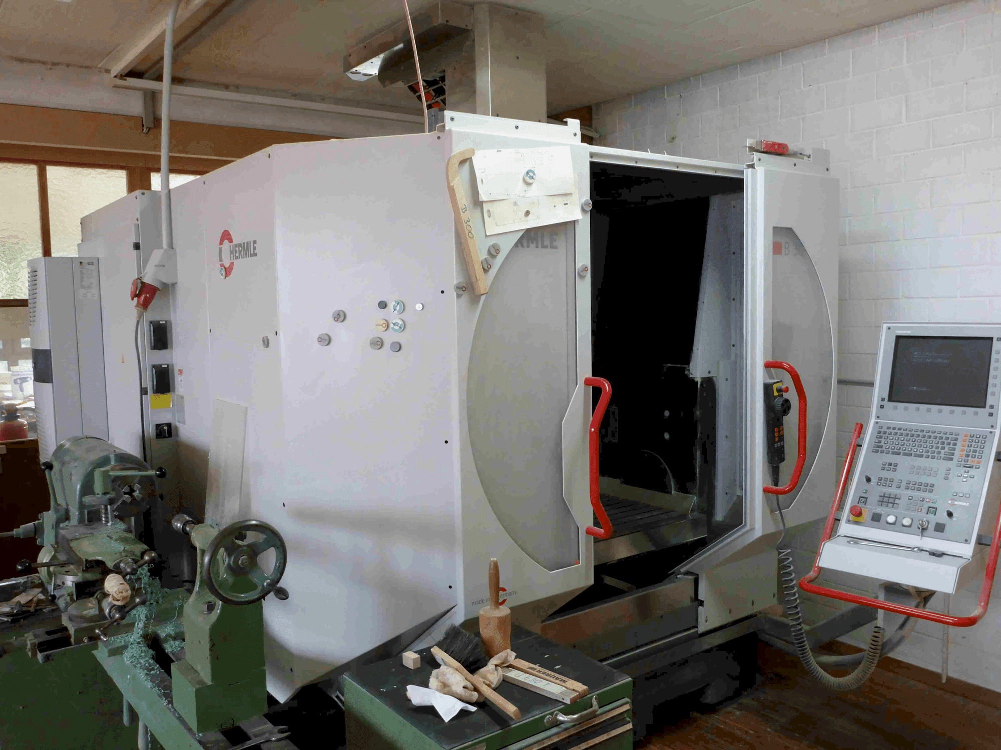 Makine HERMLE B 300 V - Önden görünüm