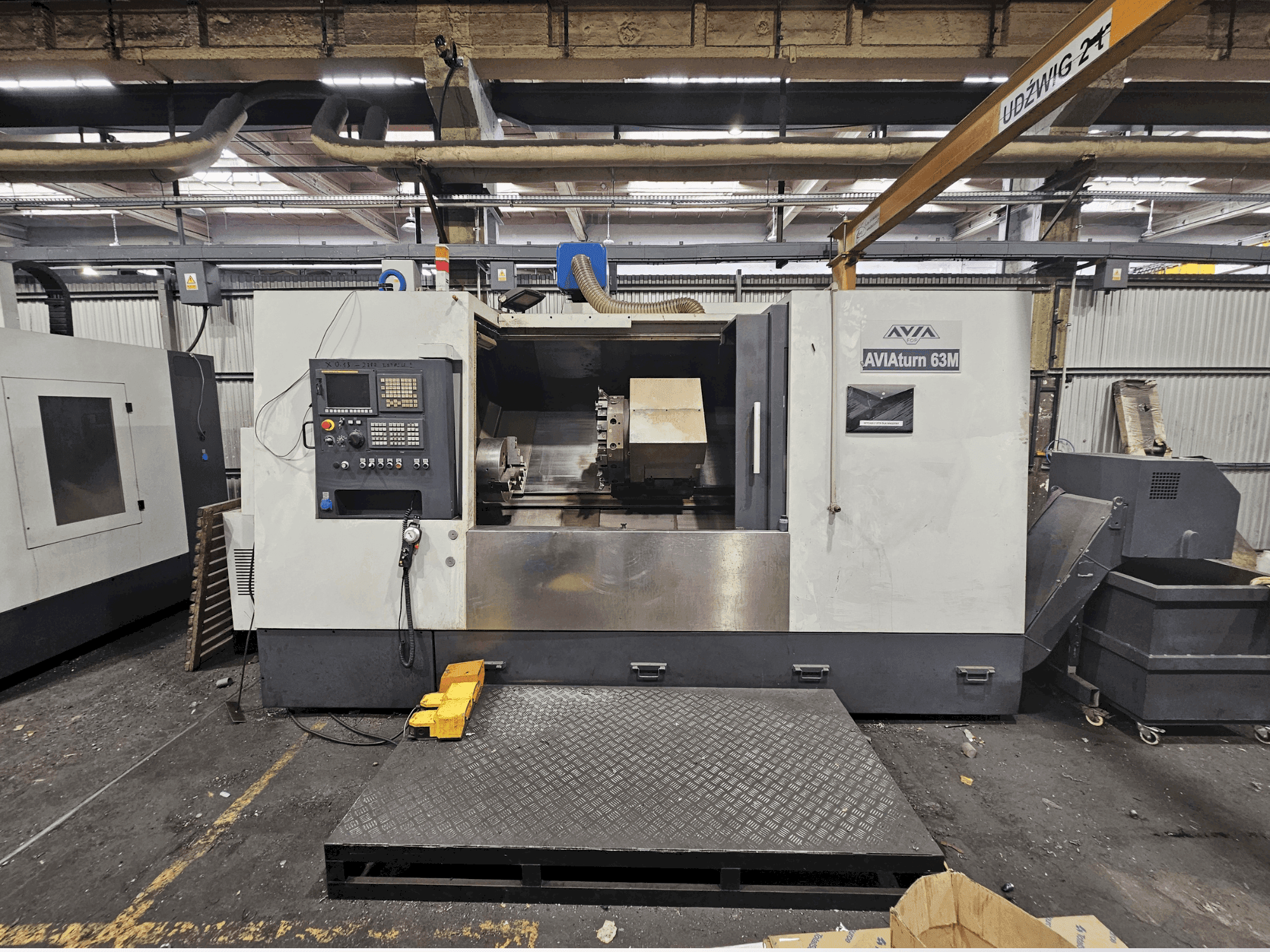 Makine Avia Turn 63M - Önden görünüm