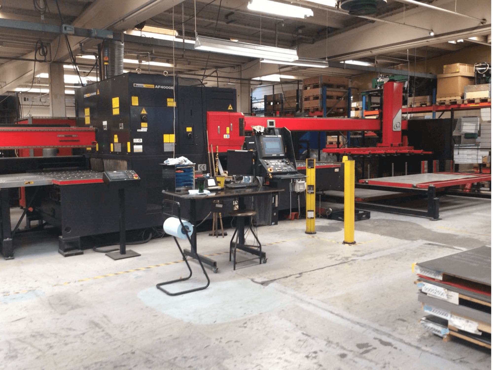 Makine AMADA LC 2415 Alpha IV NT - Önden görünüm