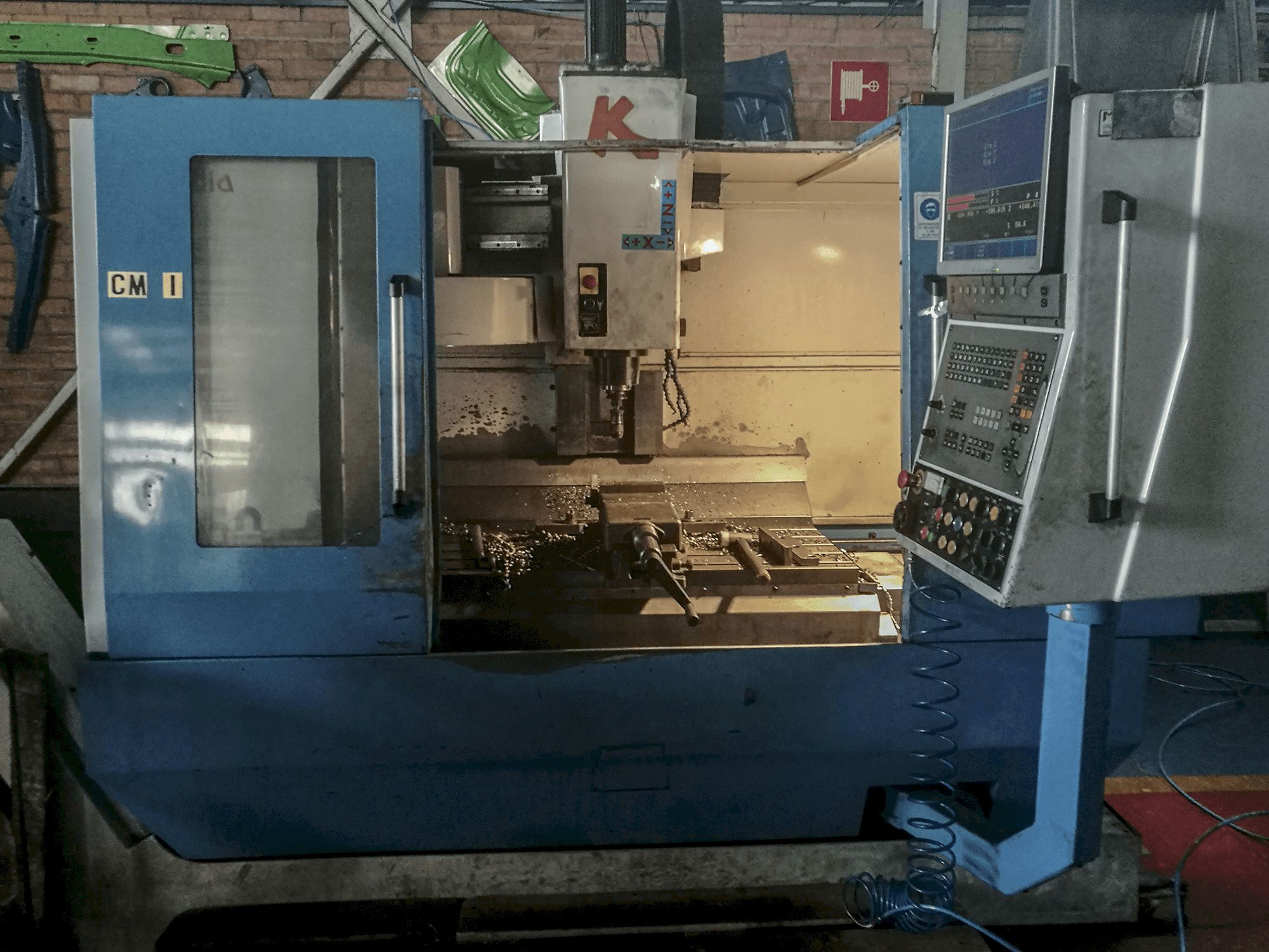 Makine KONDIA - Önden görünüm B-1050