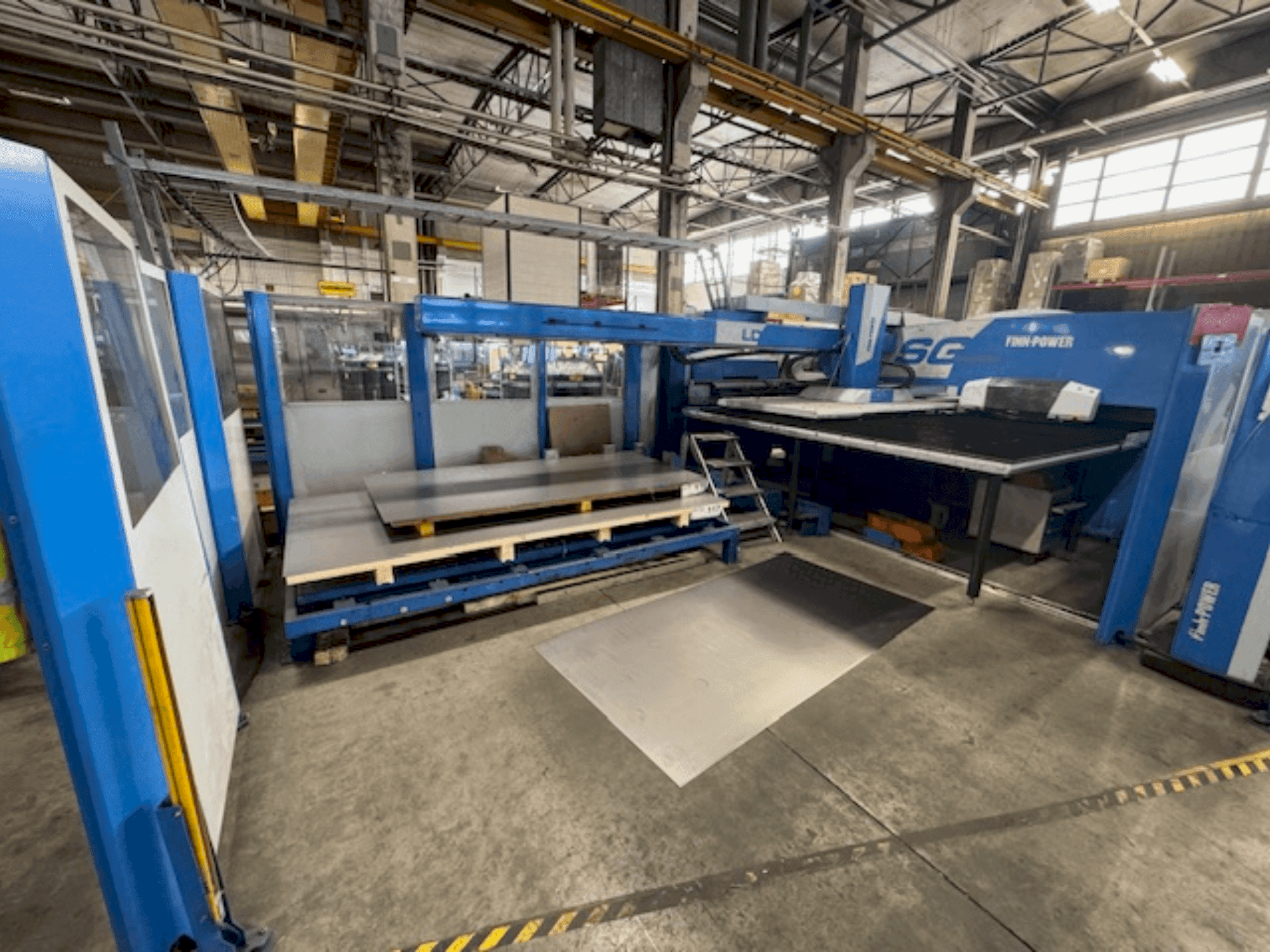 Makine Finn-Power SG-6 - Önden görünüm