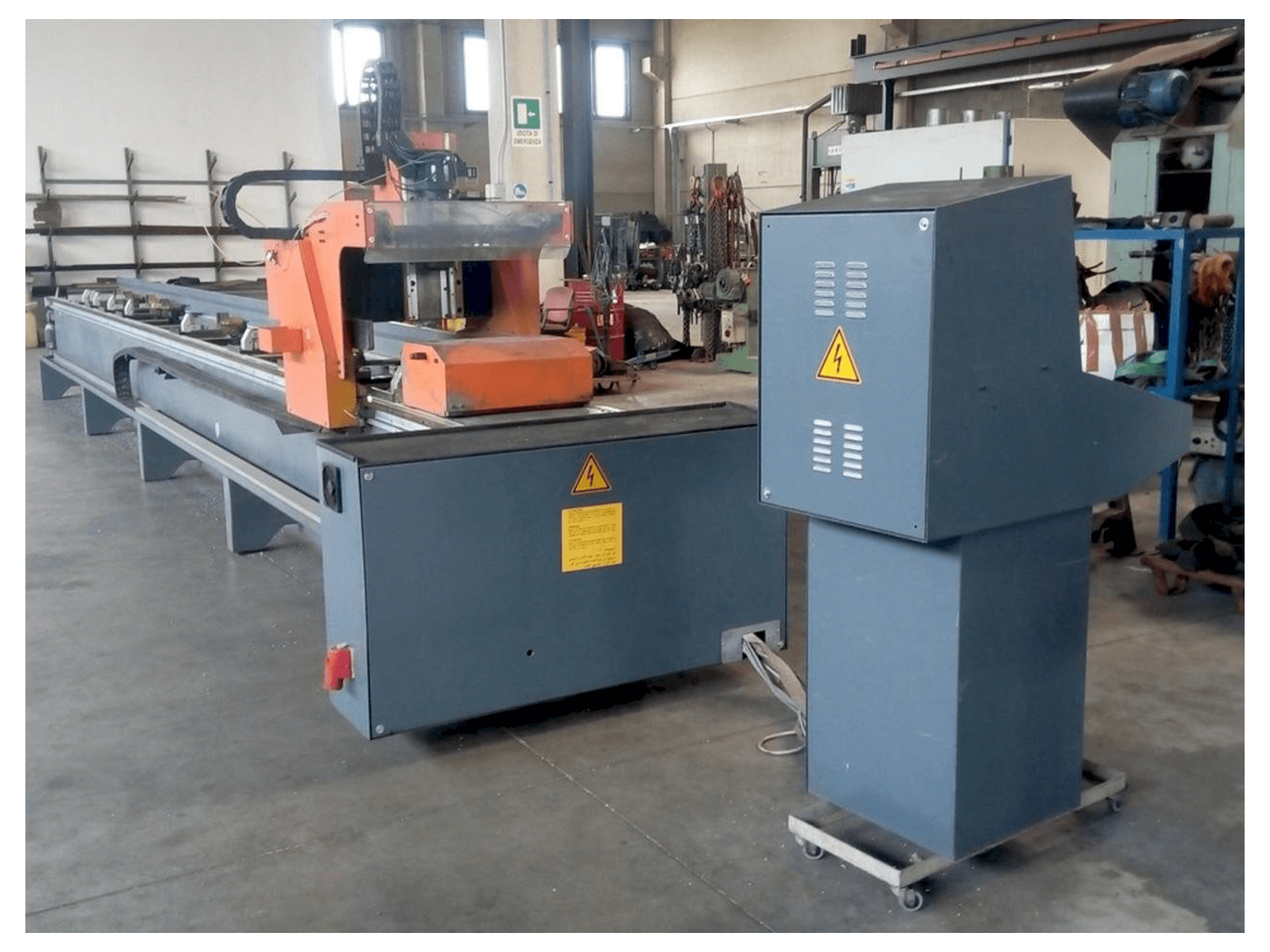 Makine Tekna UT 426/3 - Önden görünüm