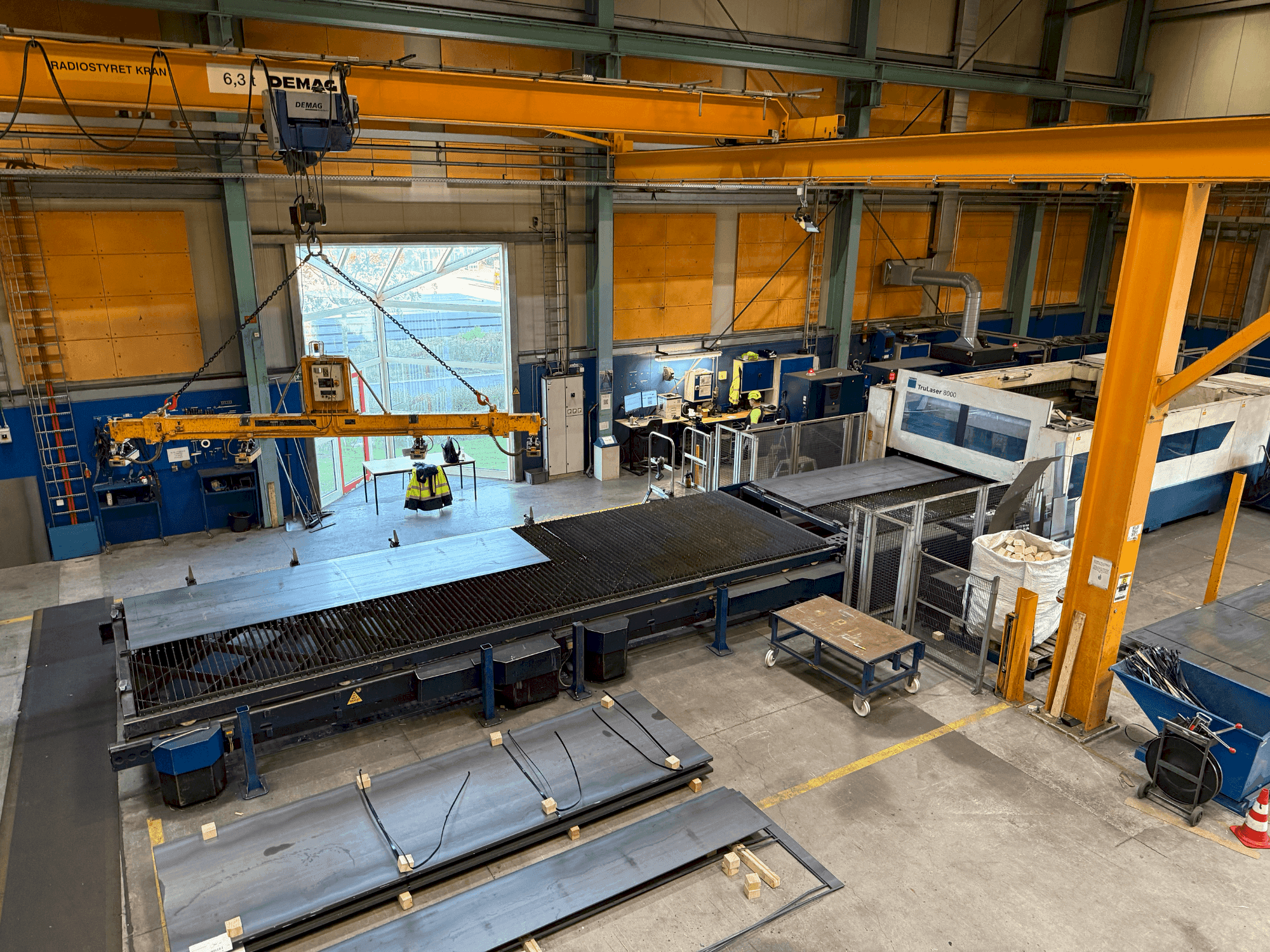 Makine TRUMPF TruLaser 8000 - Önden görünüm