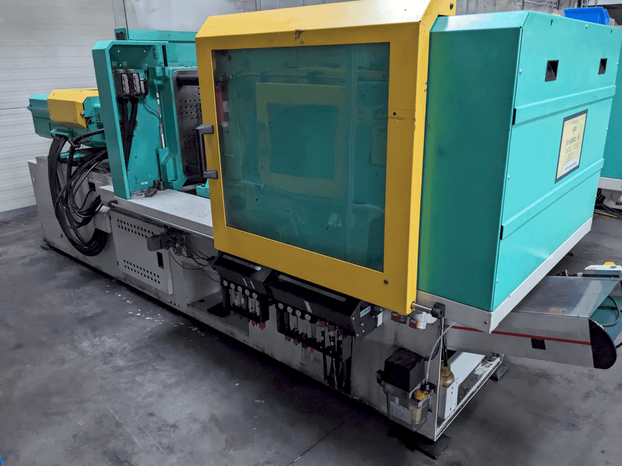Makine Arburg 470 A 800-170 - Önden görünüm