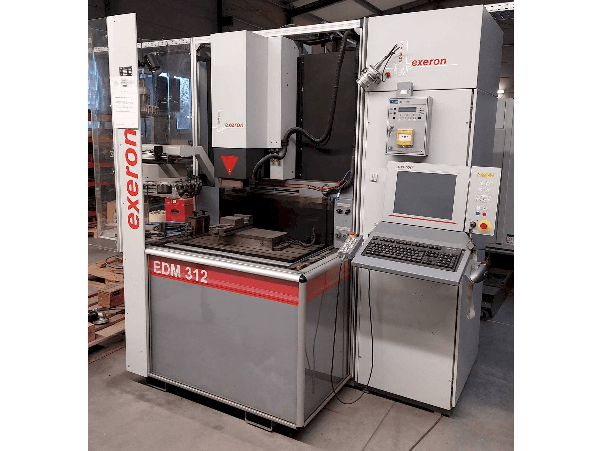 Makine Exeron EDM 312 MF20 - Önden görünüm
