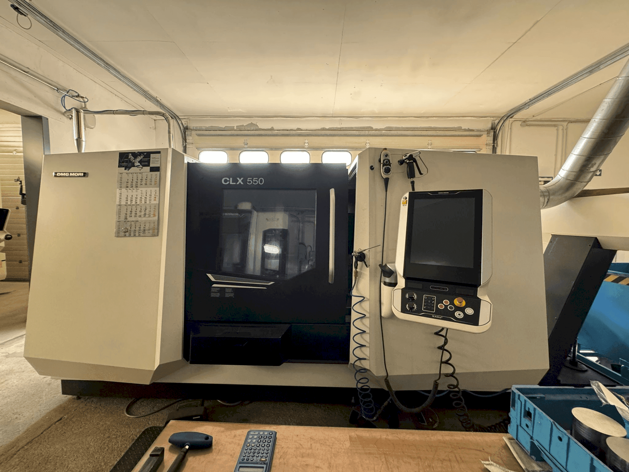 Makine DMG MORI CLX 550 V6 - Önden görünüm