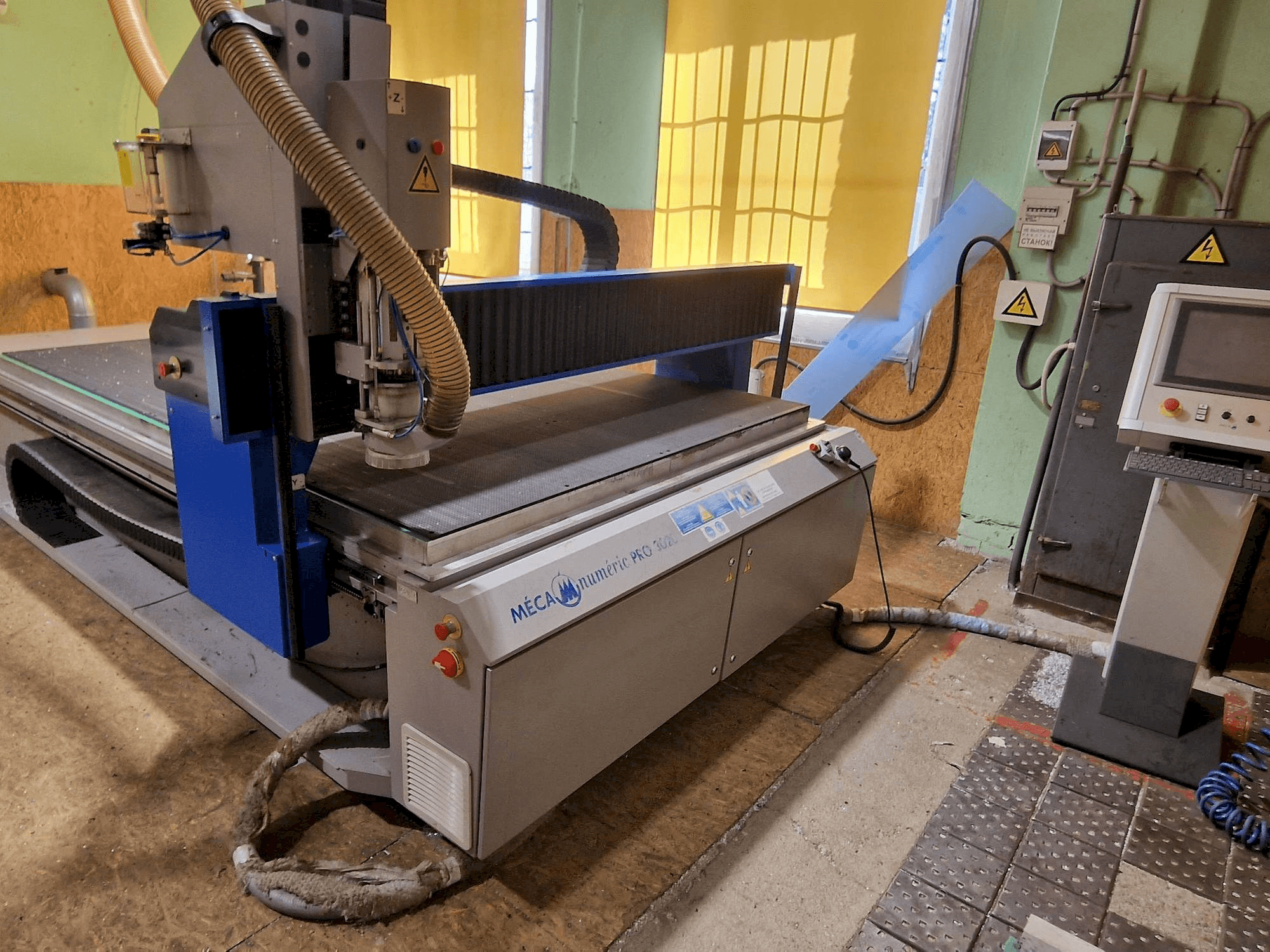 Makine MECANUMERIC MECAPRO 3020 - Önden görünüm