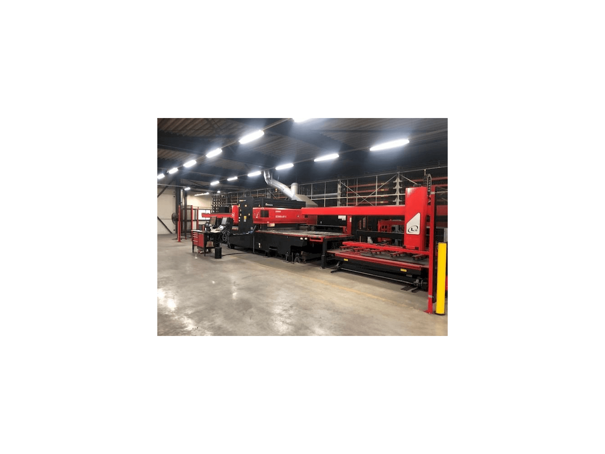 Makine AMADA LC 2415 Alpha IV NT - Önden görünüm