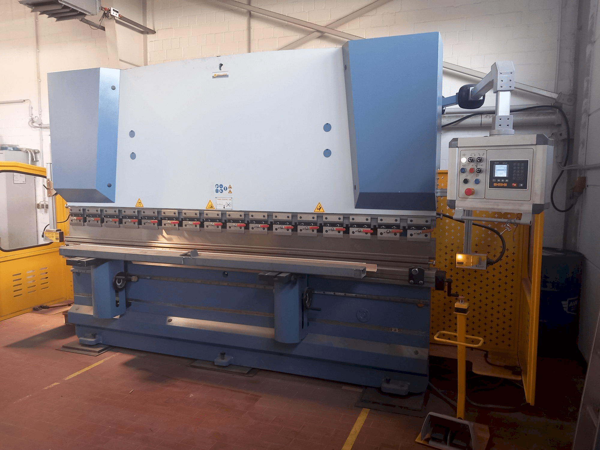 Makine Bernardo APH 3200X125 - Önden görünüm