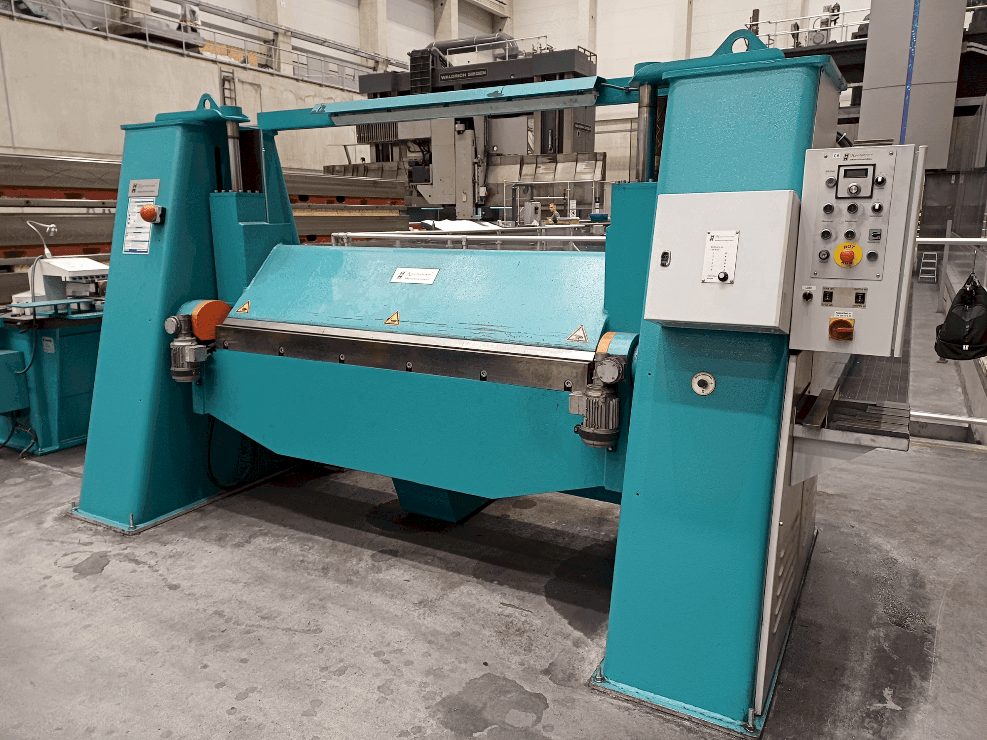 Makine DR. HOCHSTRATE 2000/6 - Önden görünüm