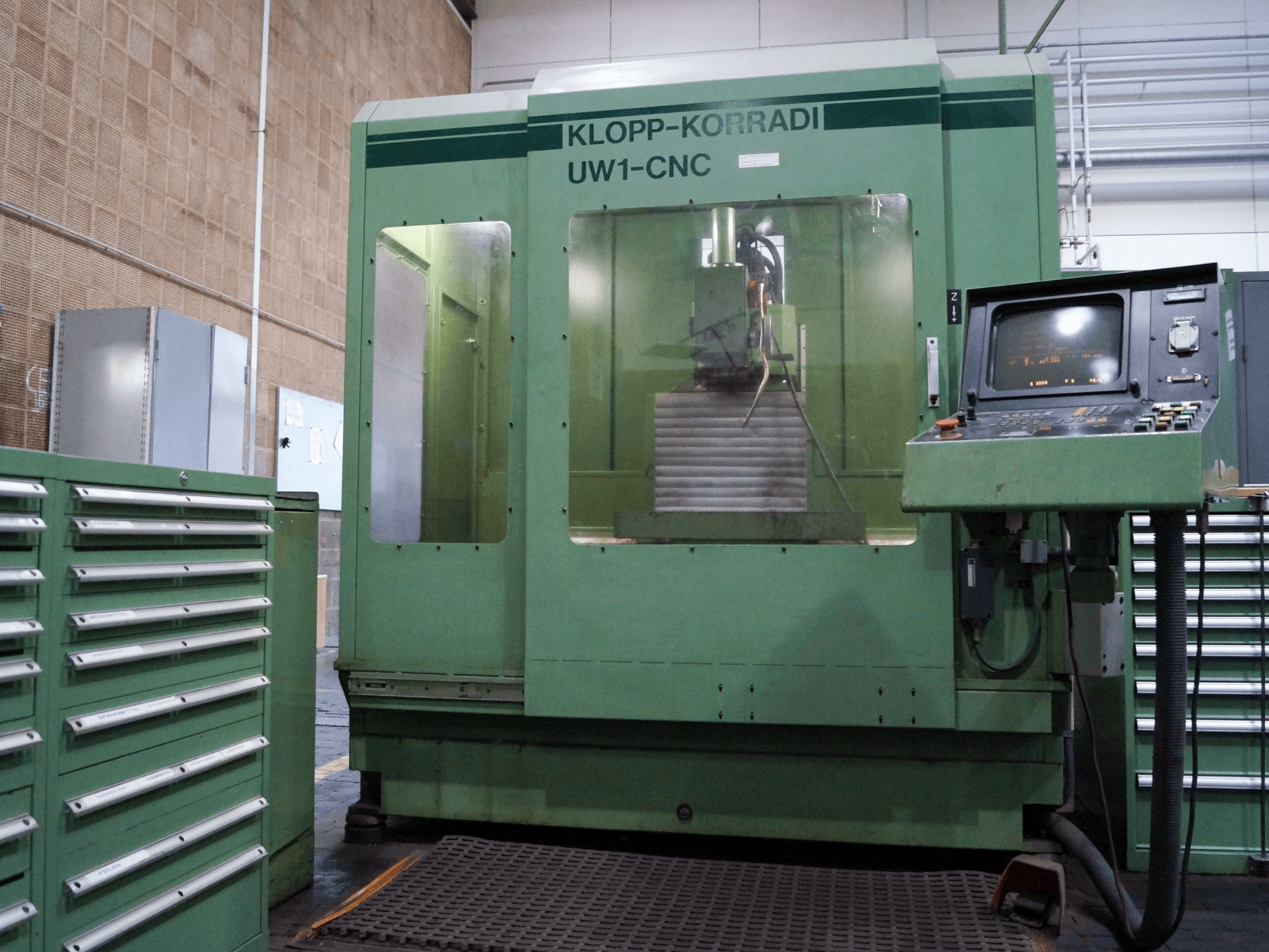 Makine 1 KLOPP-KORRADI - Önden görünüm UW 1-CNC