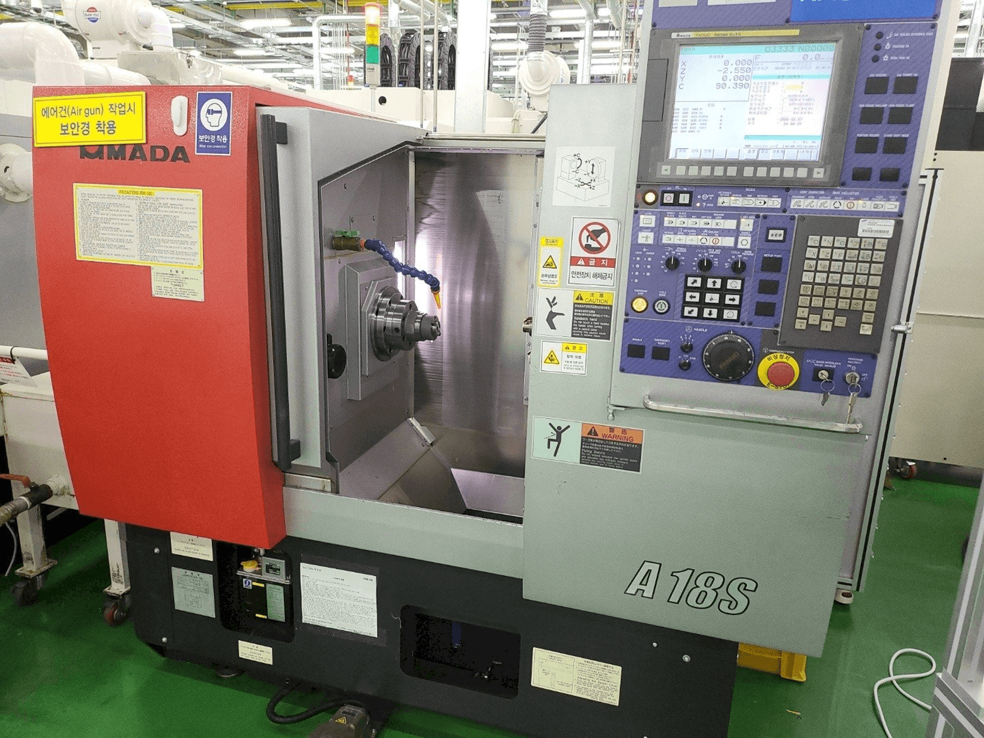 Makine AMADA A-18S - Önden görünüm