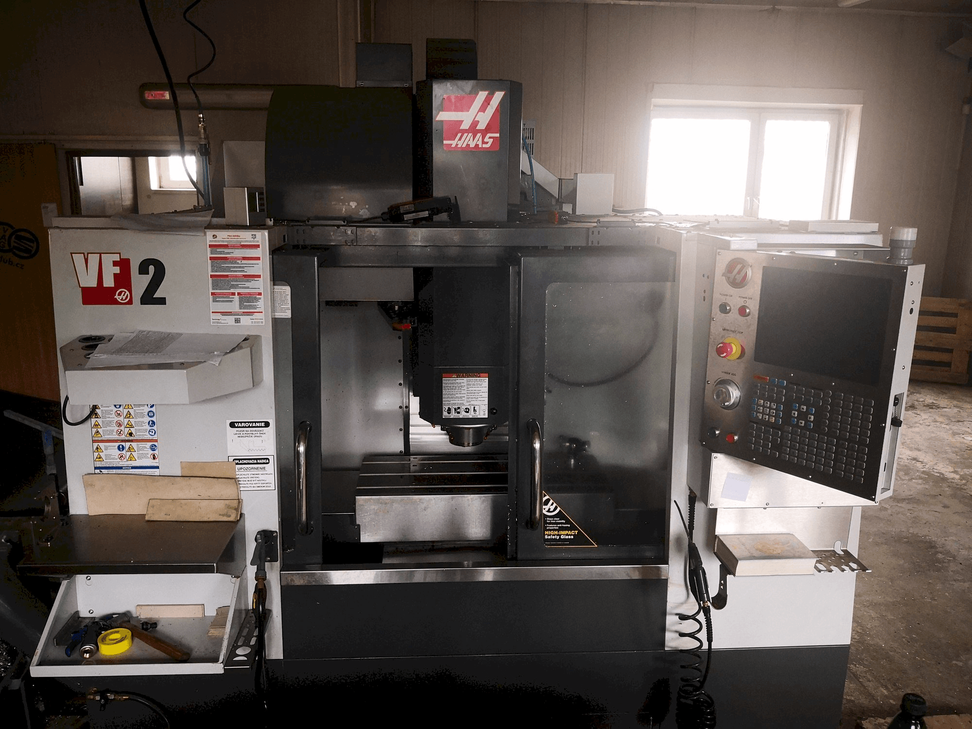 Makine HAAS VF-2 - Önden görünüm