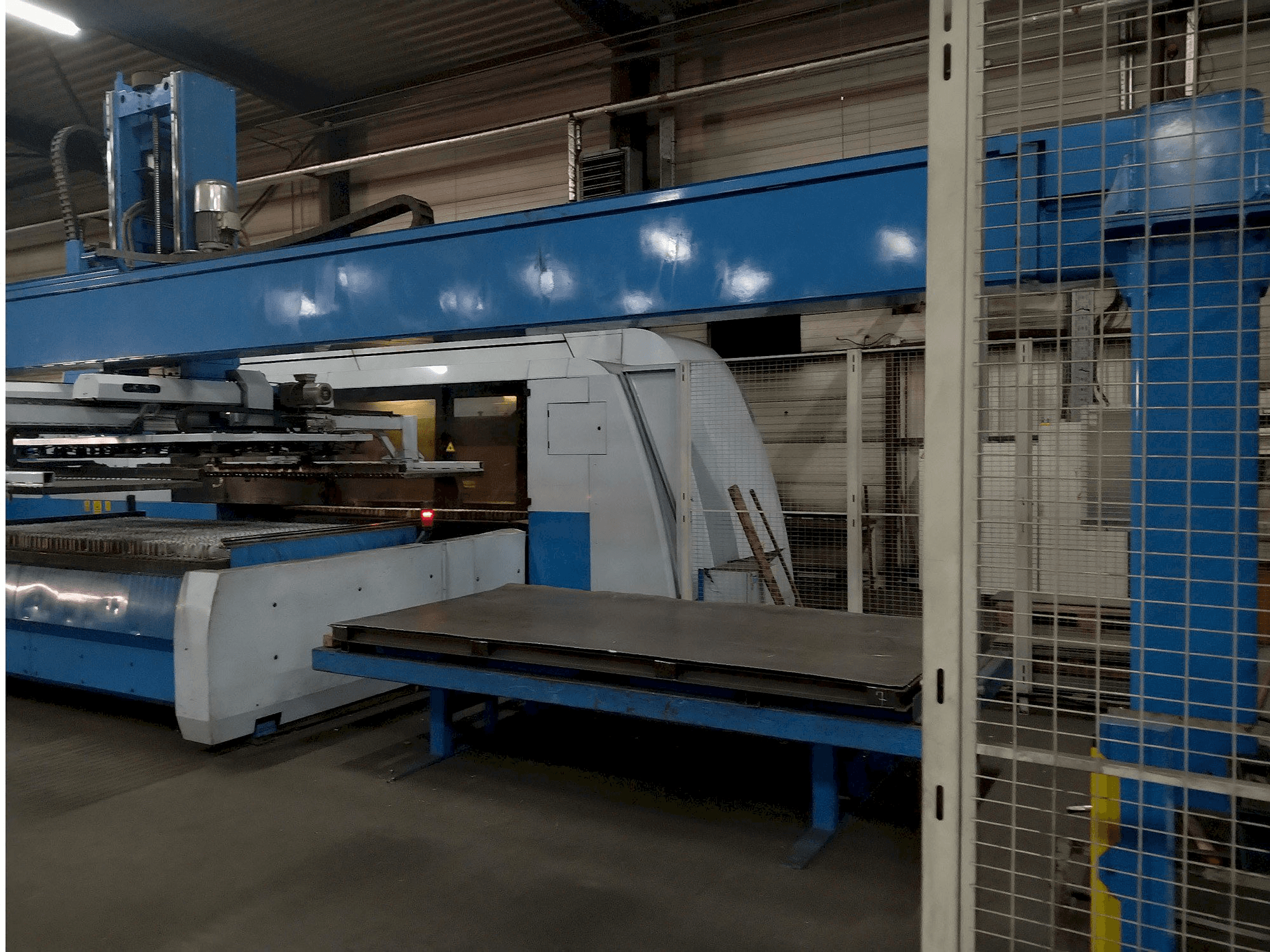 Makine Finn-Power Laser L6-BL - Önden görünüm