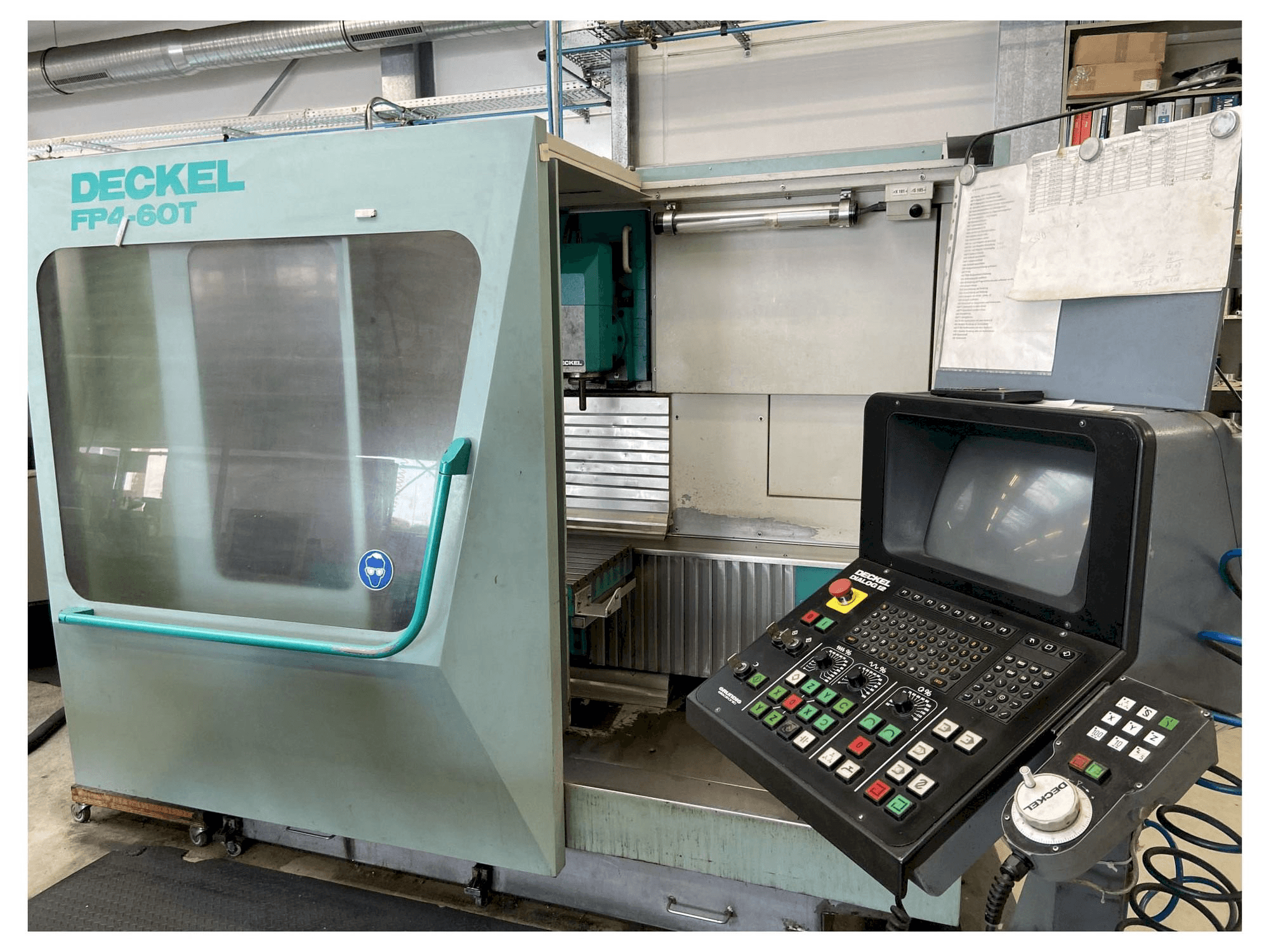 Makine DECKEL FP4 60 - Önden görünüm