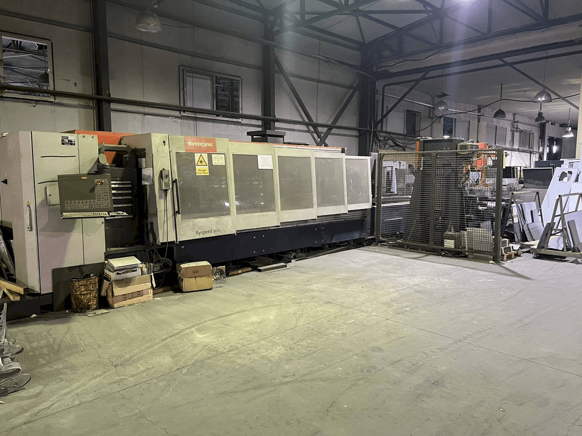 Makine Bystronic Byspeed 3015 - Önden görünüm