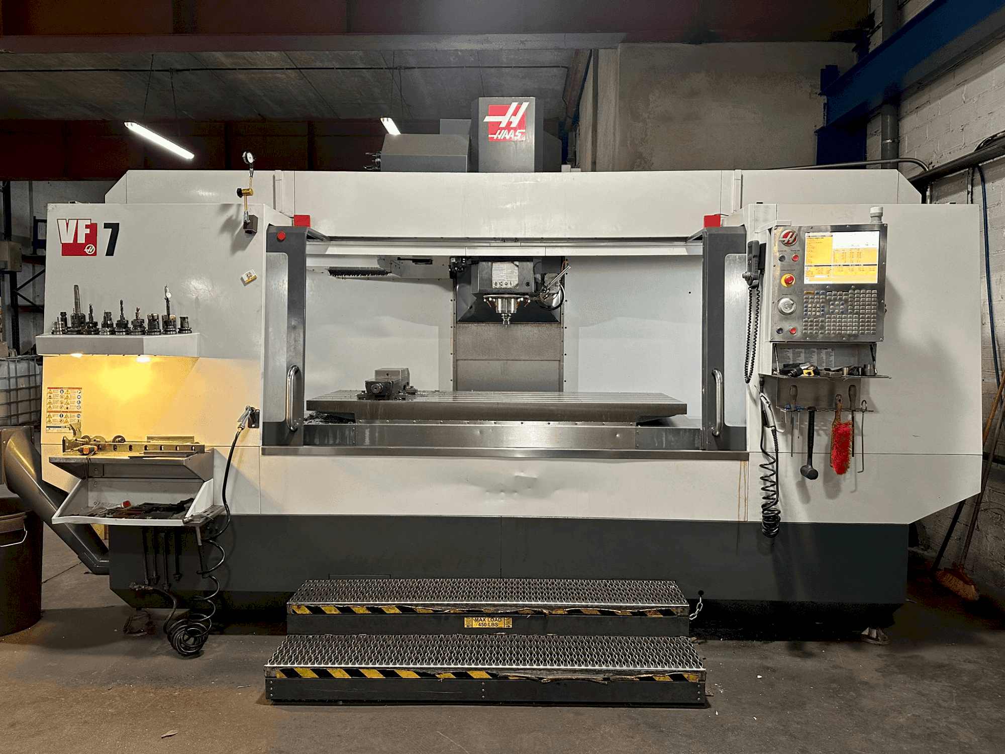 Makine HAAS VF-7/40 - Önden görünüm