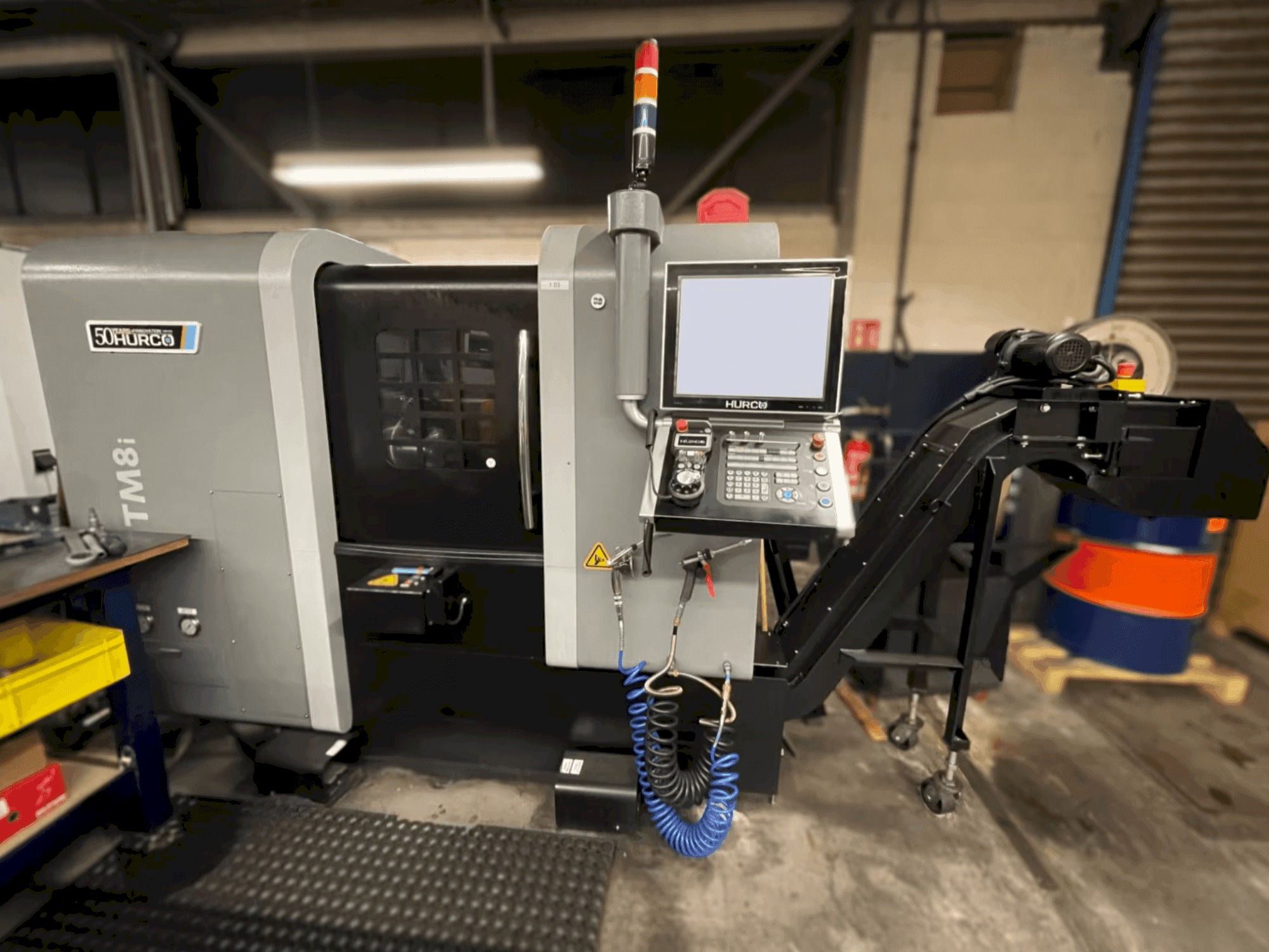 Makine Hurco TM8i - Önden görünüm