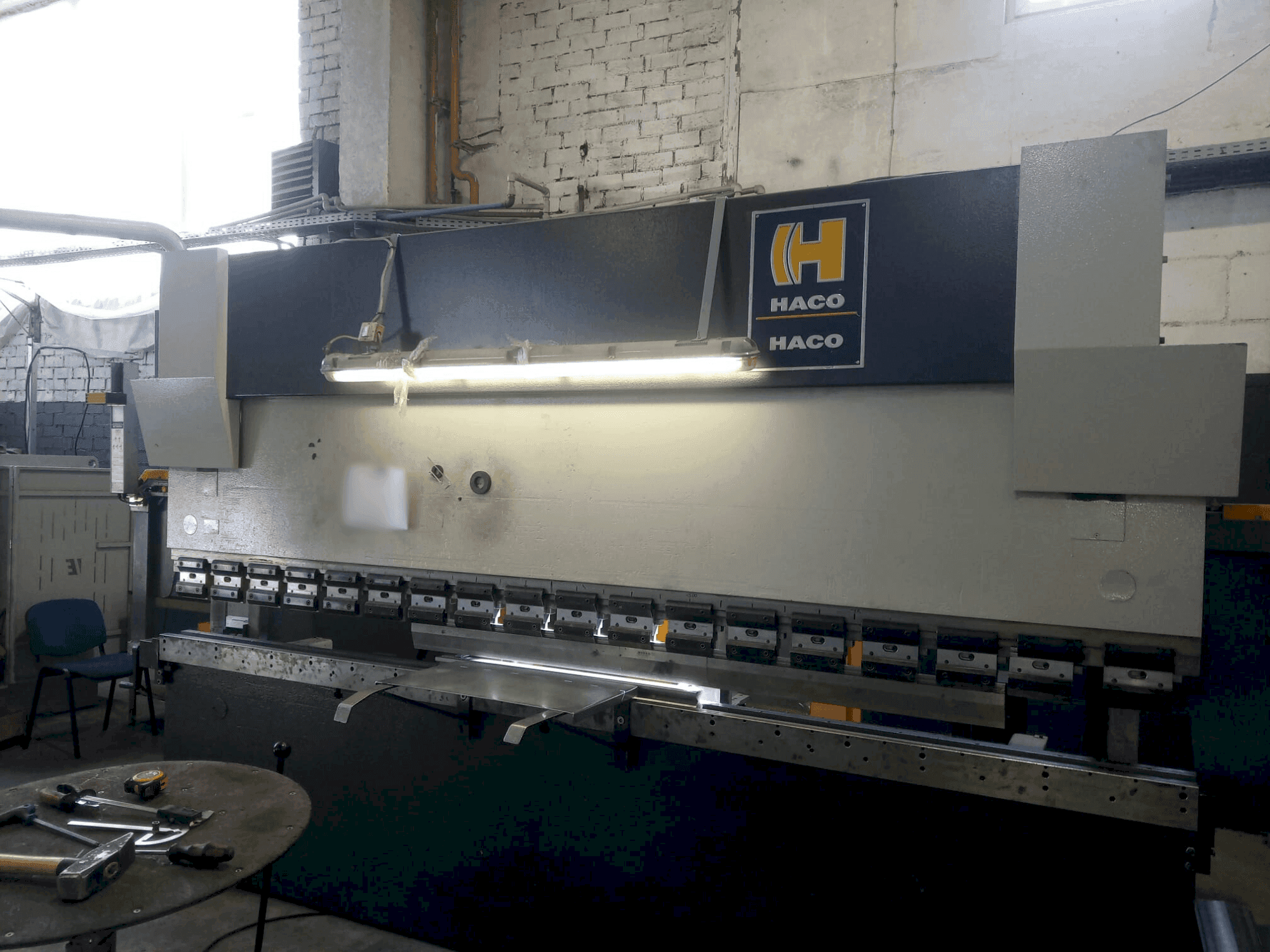 Makine HACO ERM 36-150 - Önden görünüm