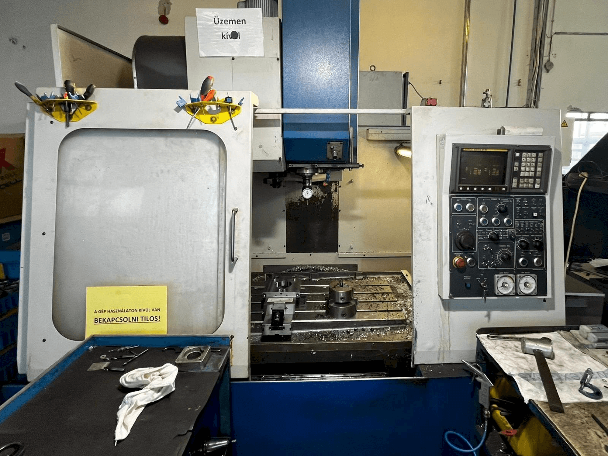 Makine Kia KV 35C - Önden görünüm