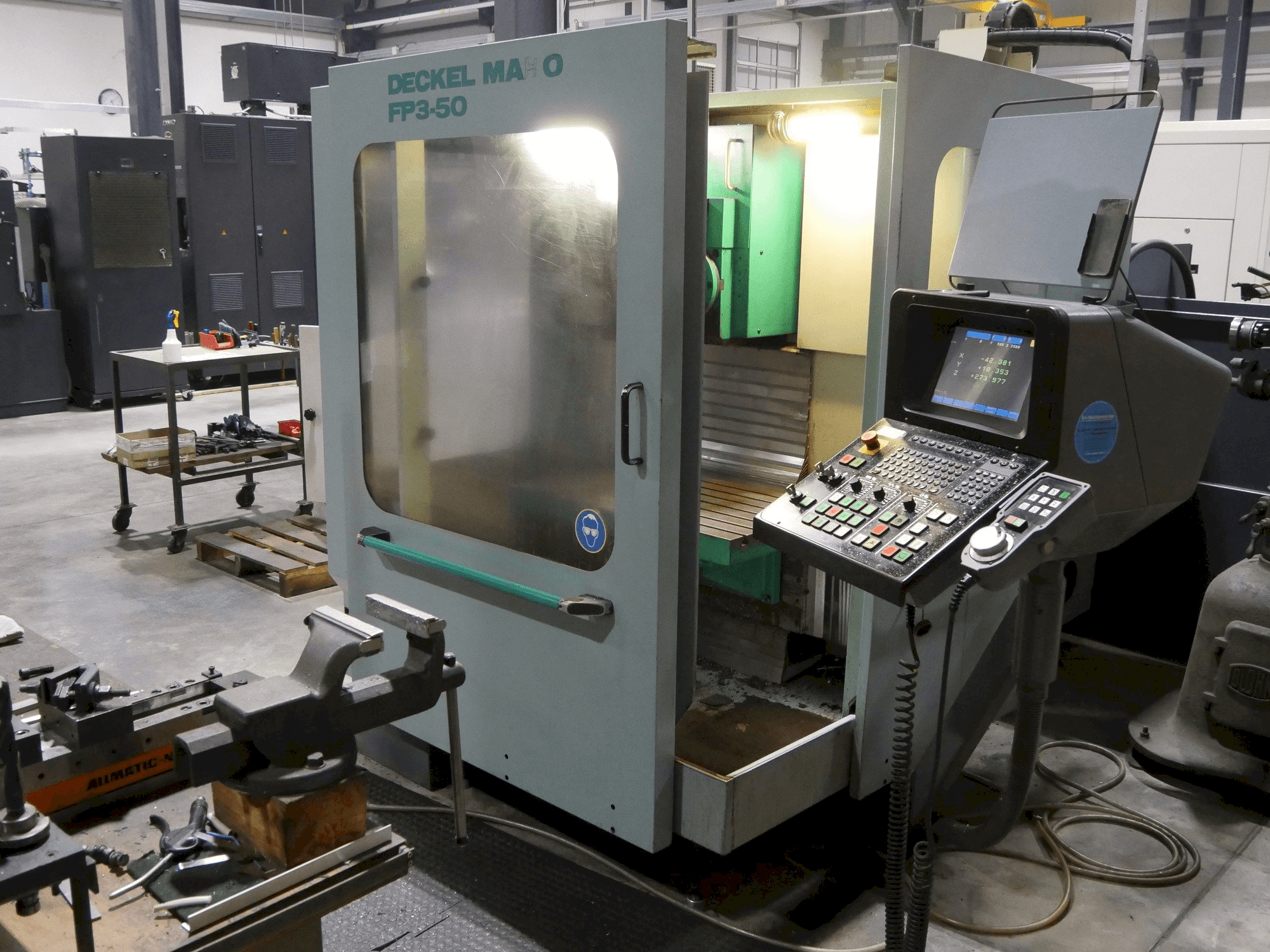 Makine DECKEL Maho FP3-50 - Önden görünüm