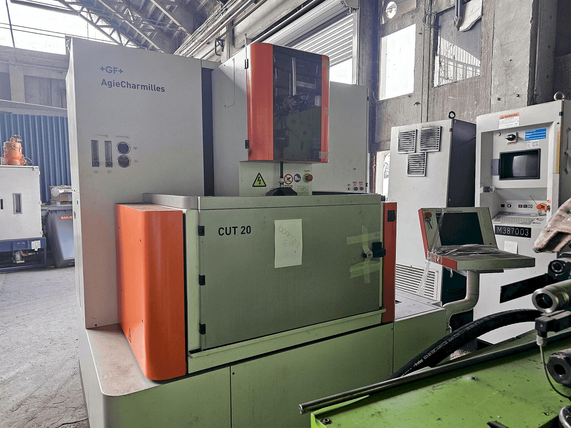 Makine AgieCharmilles CUT 20 - Önden görünüm