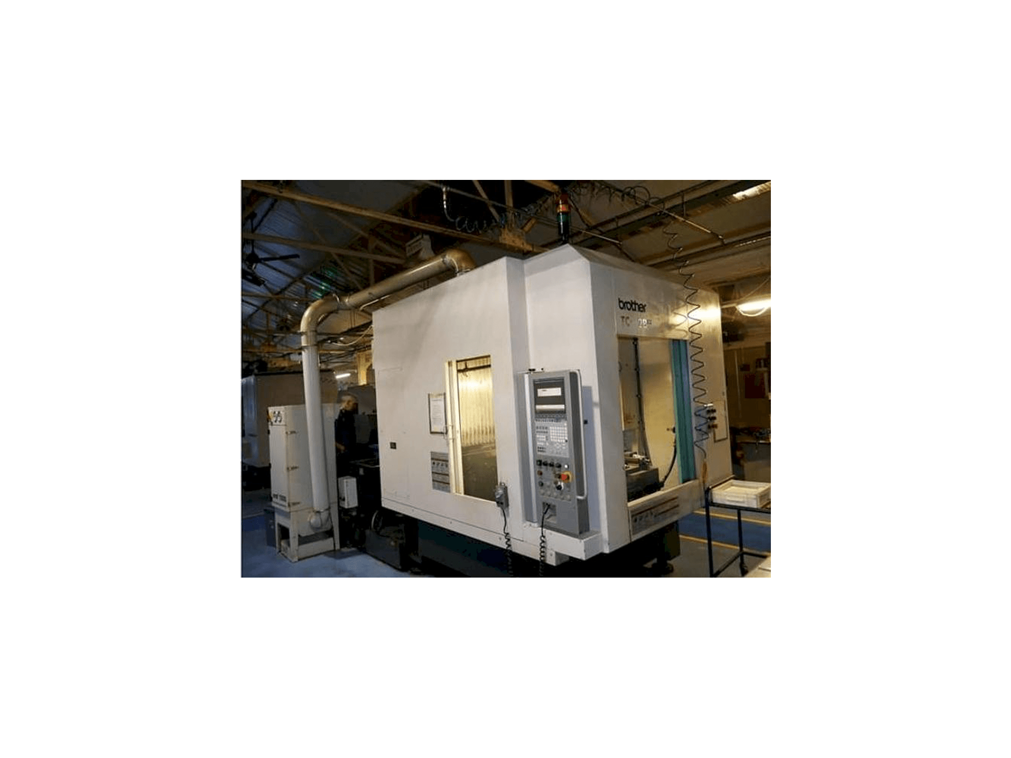 Makine Brother TC-32 BN QT - Önden görünüm