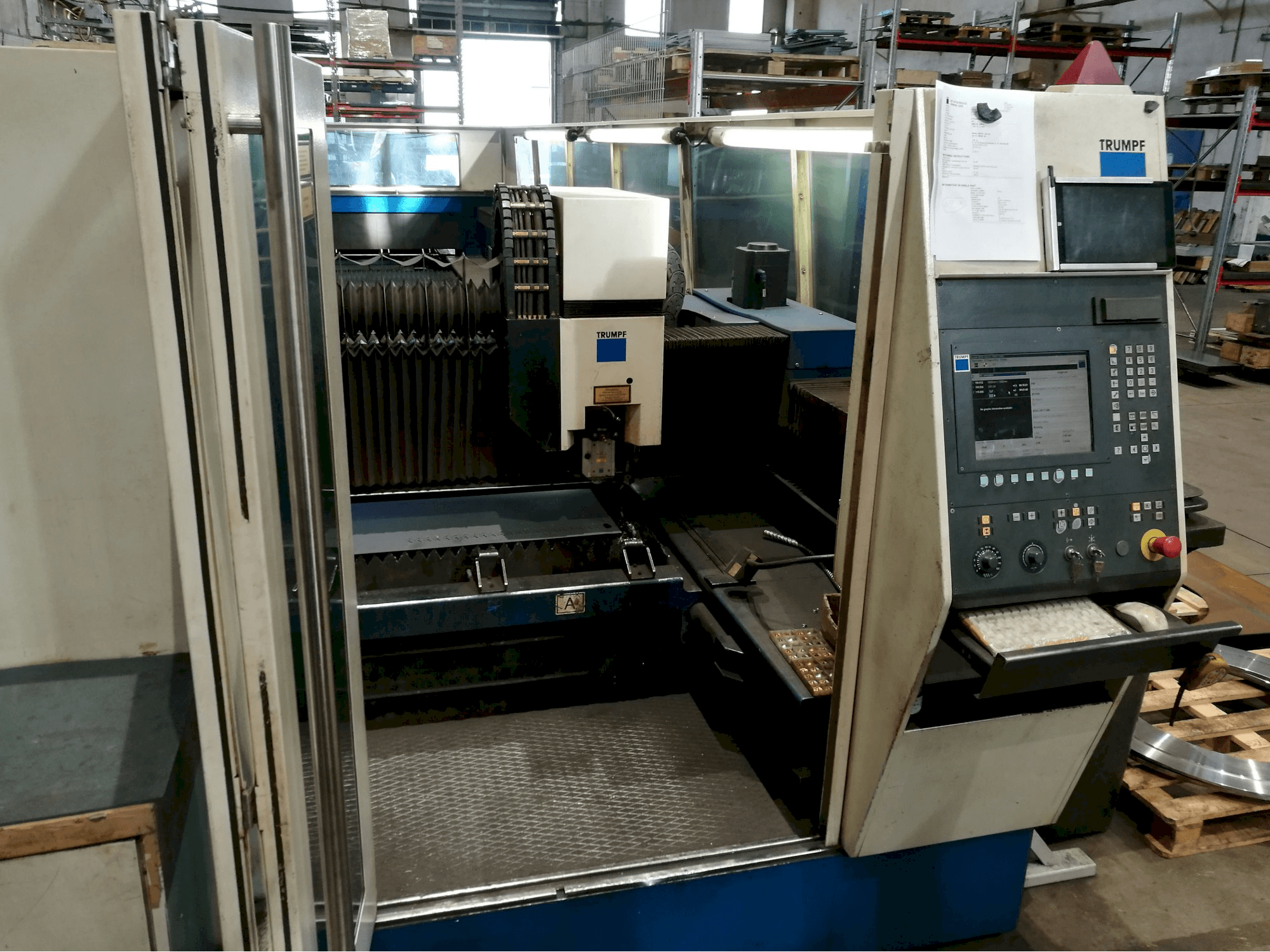 Makine Trumpf - Önden görünüm TruLaser 5060