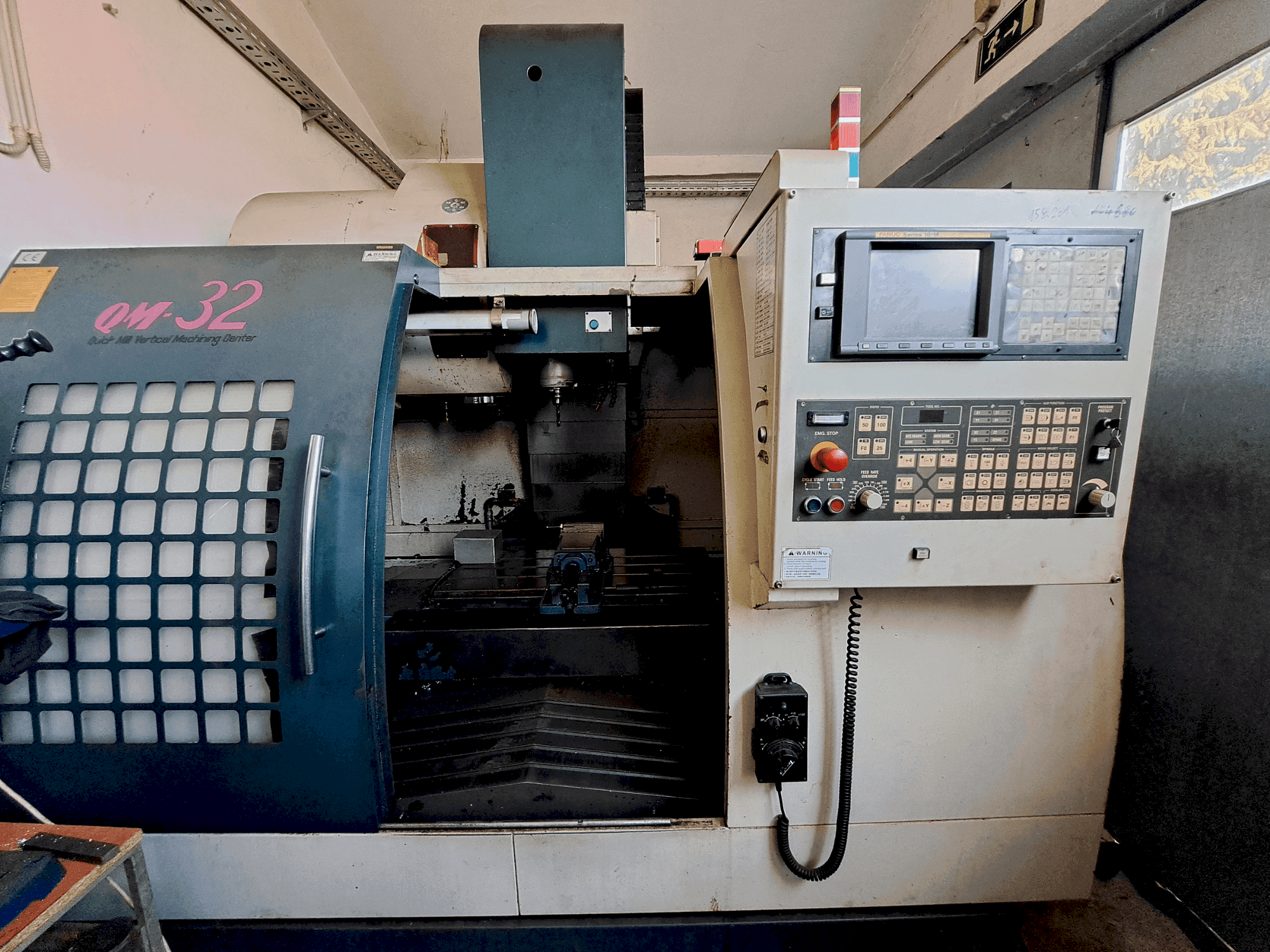 Makine Feeler QM-32 - Önden görünüm