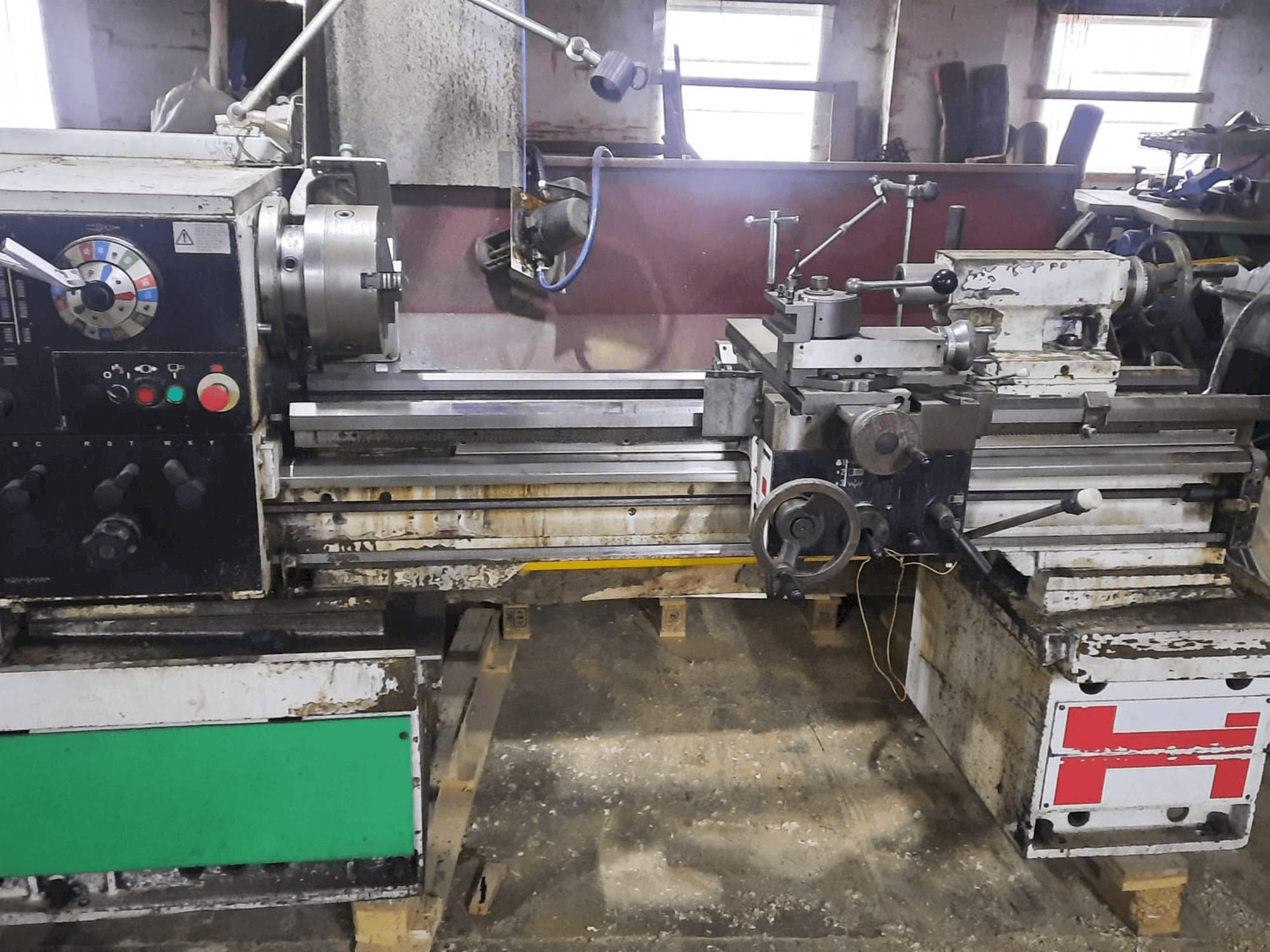 Makine Harrison M390 - Önden görünüm