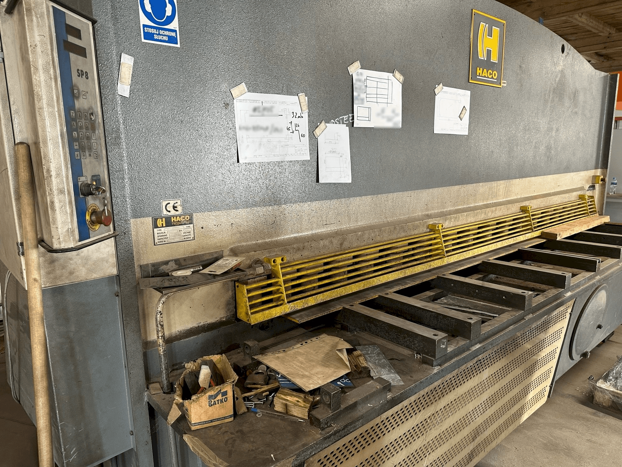 Makine HACO TS 3012 - Önden görünüm