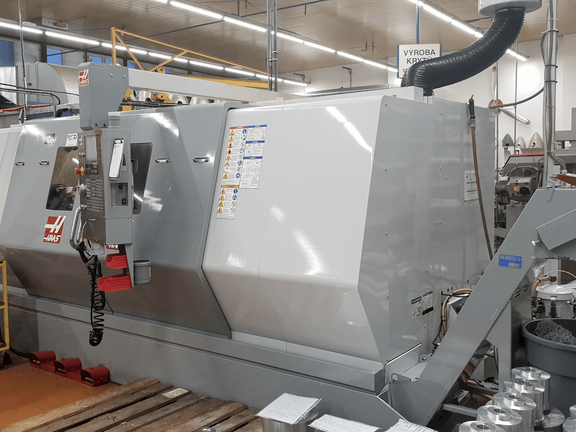 Makine HAAS SL-40 - Sağdan görünüm