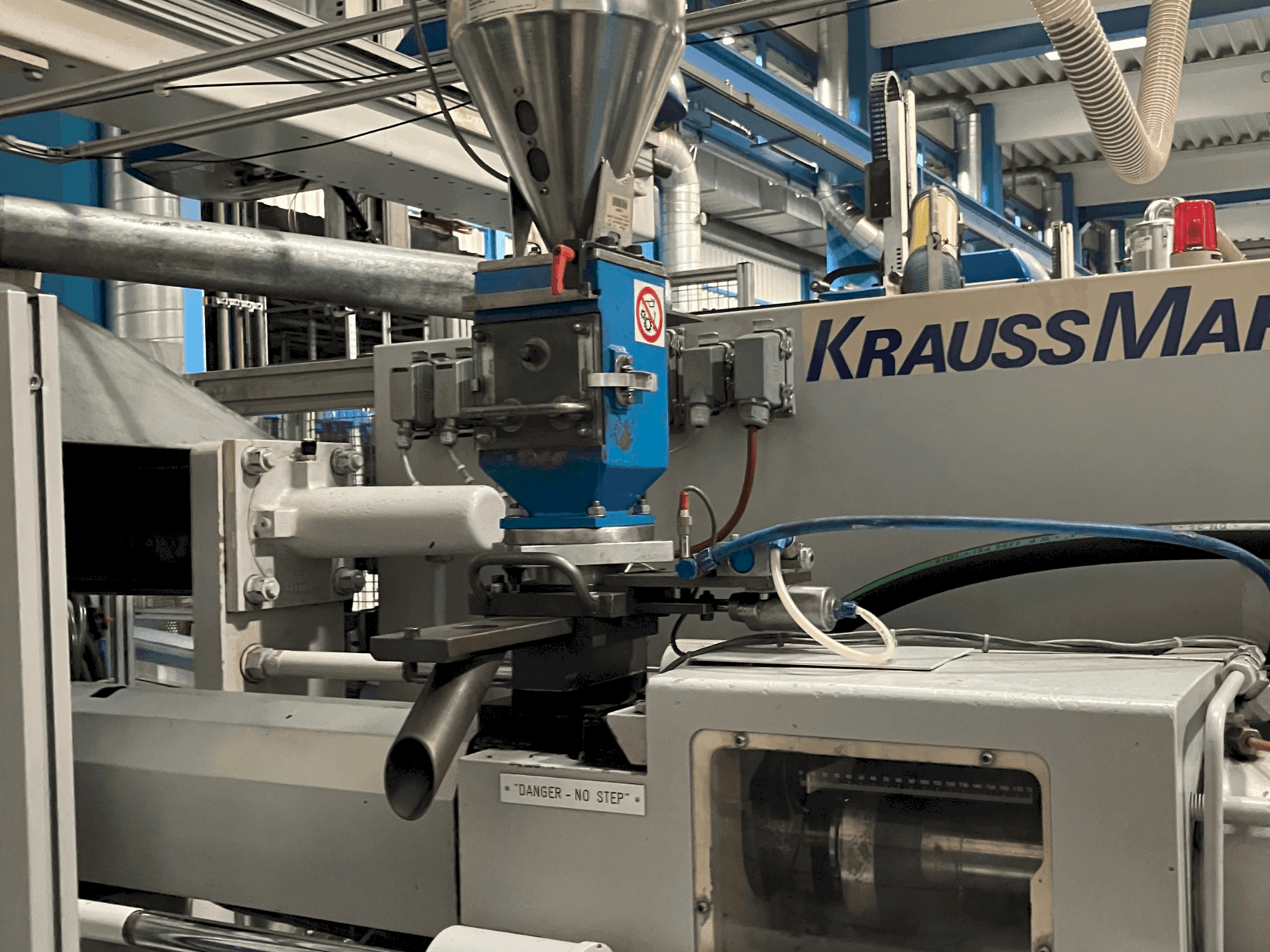 Makine Krauss Maffei 125-520 C1 - Önden görünüm