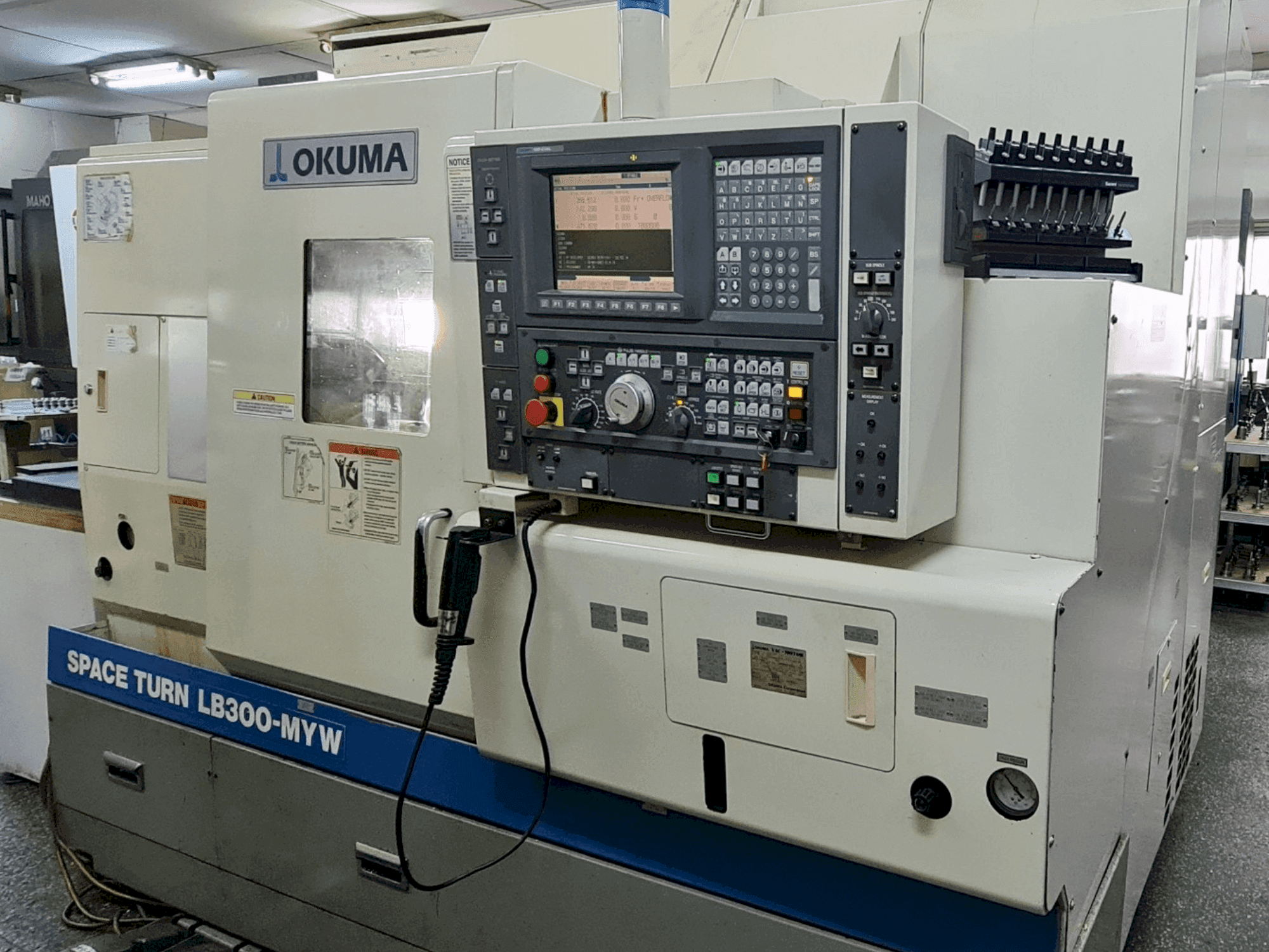 Makine Okuma Space Turn LB 300 MYW - Önden görünüm
