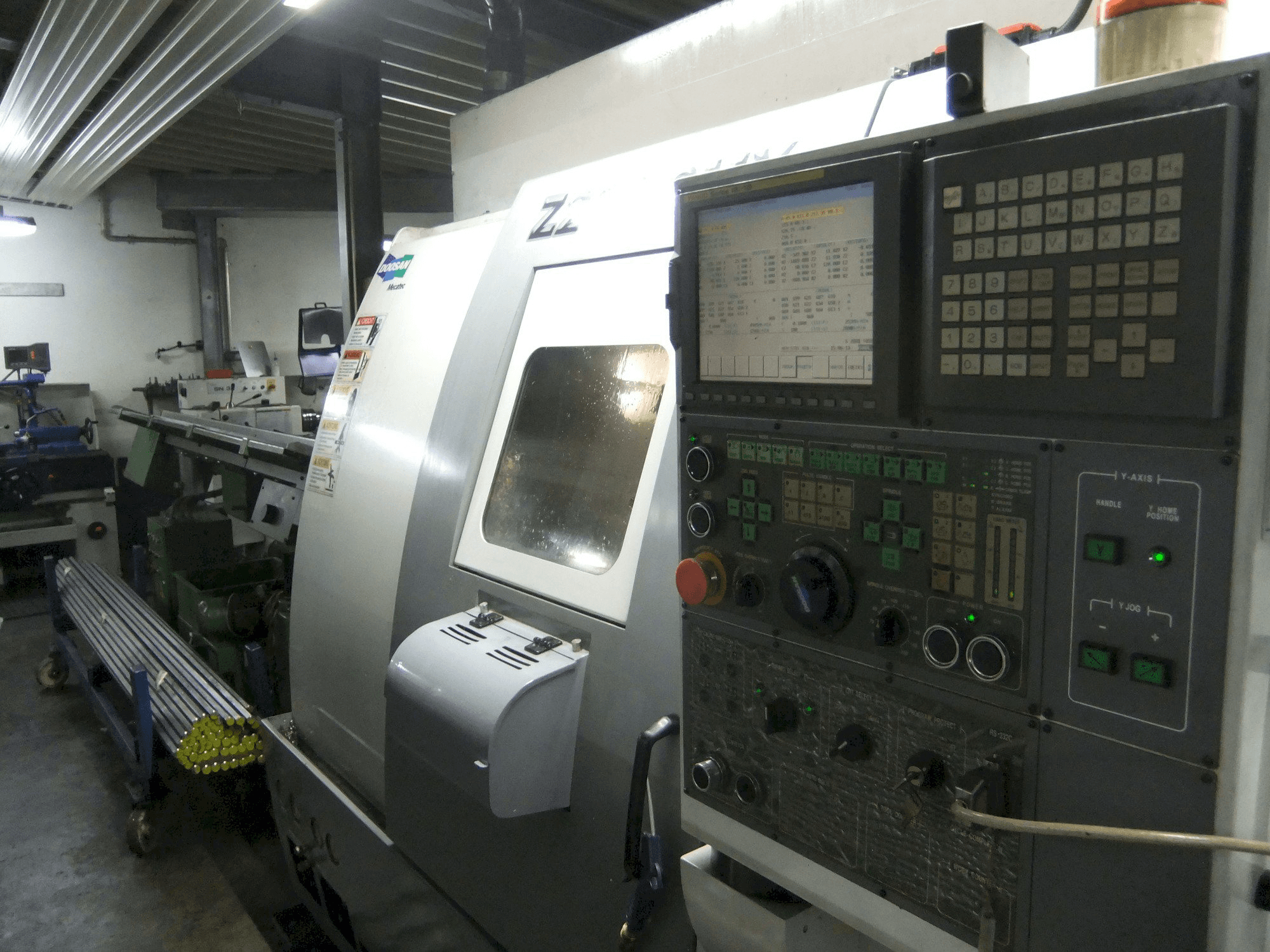 Makine Doosan Z290 SMY - Sağdan görünüm