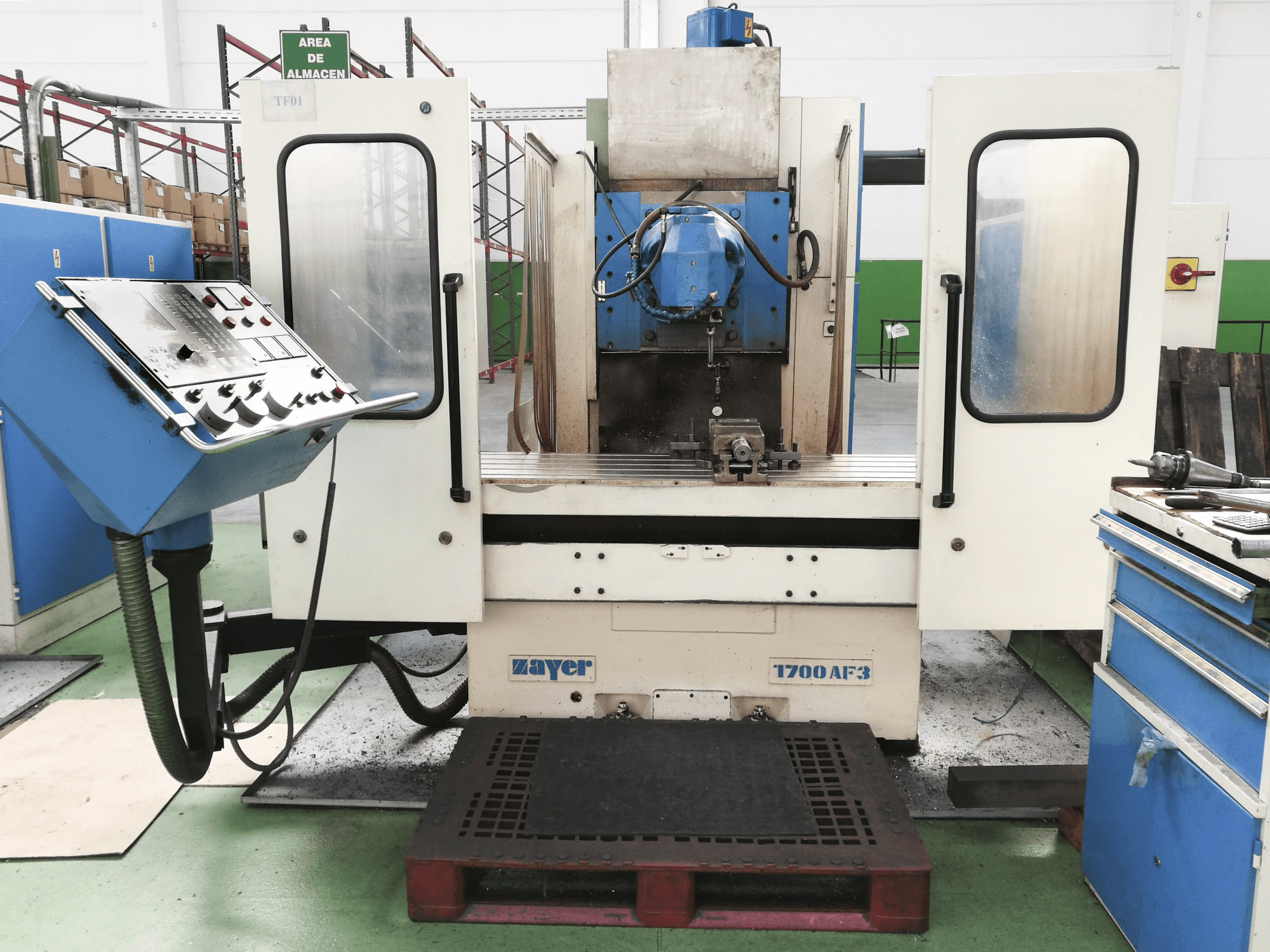 Makine 1 Zayer - Önden görünüm 1700 AF3