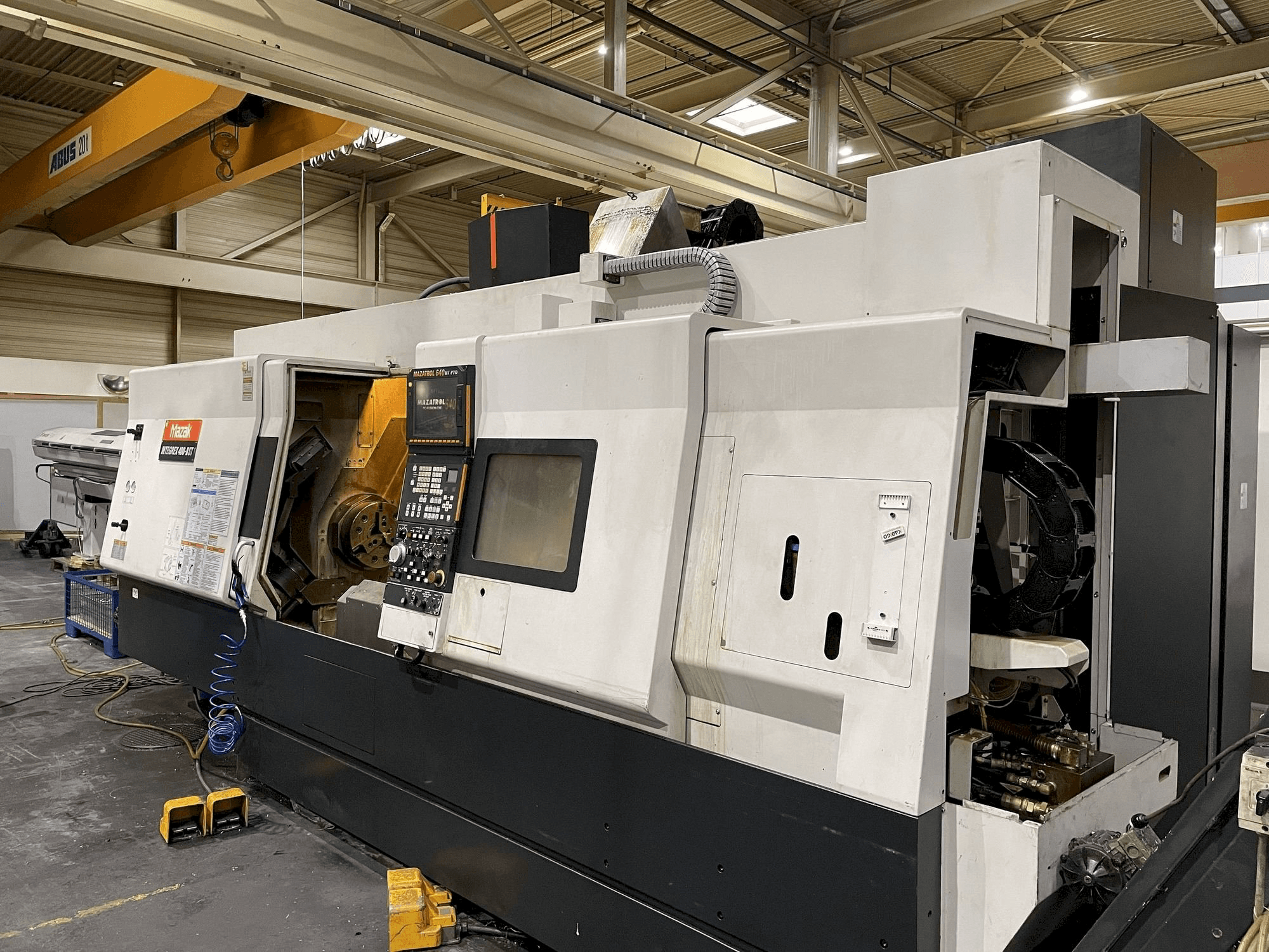 Makine Mazak Integrex 400 III ST - Önden görünüm