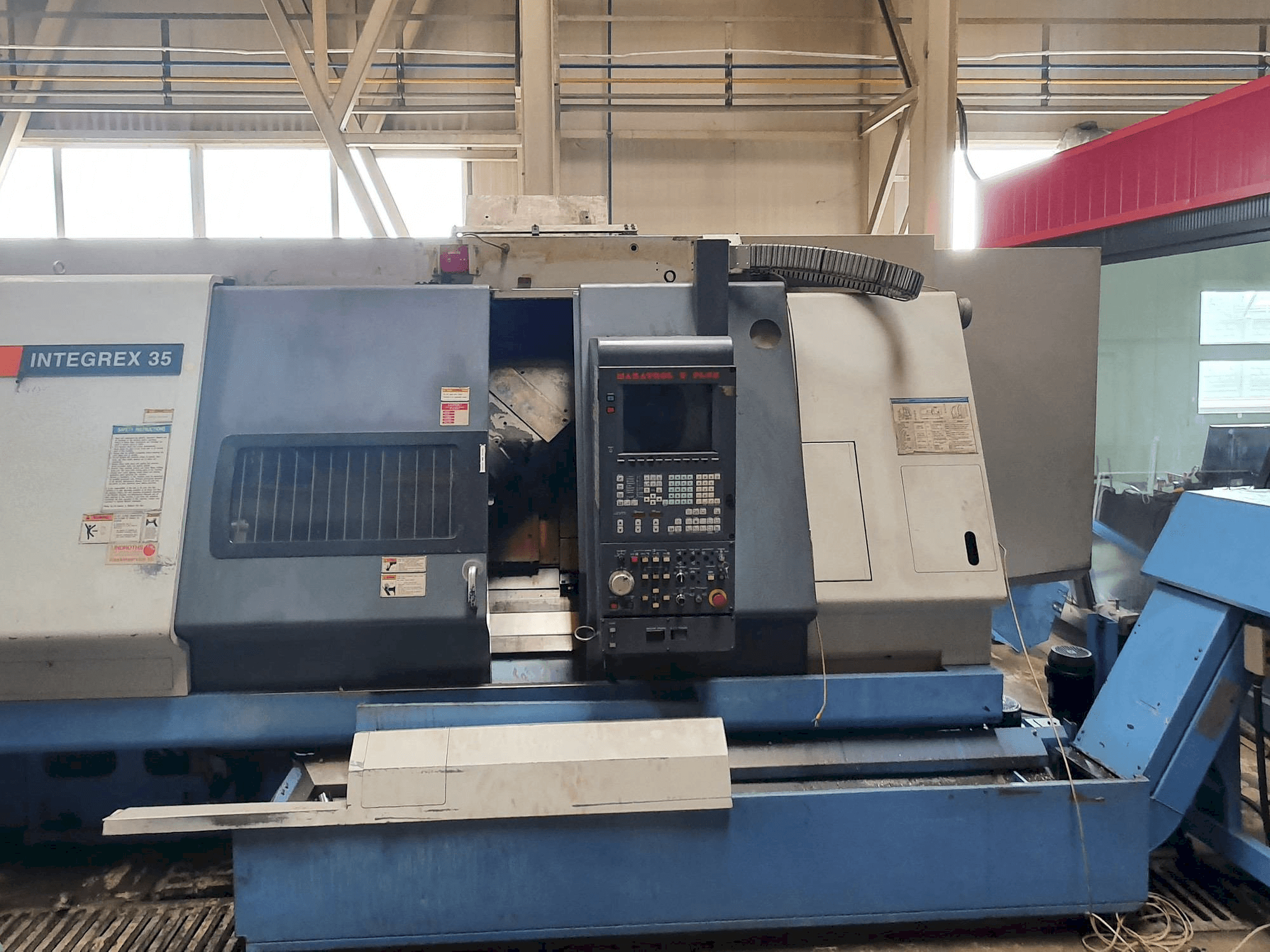 Makine Mazak INTEGREX 35 - Önden görünüm