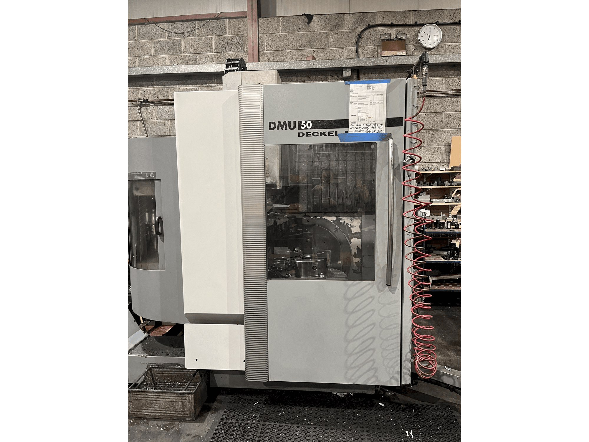 Makine DECKEL MAHO DMU 50 - Önden görünüm