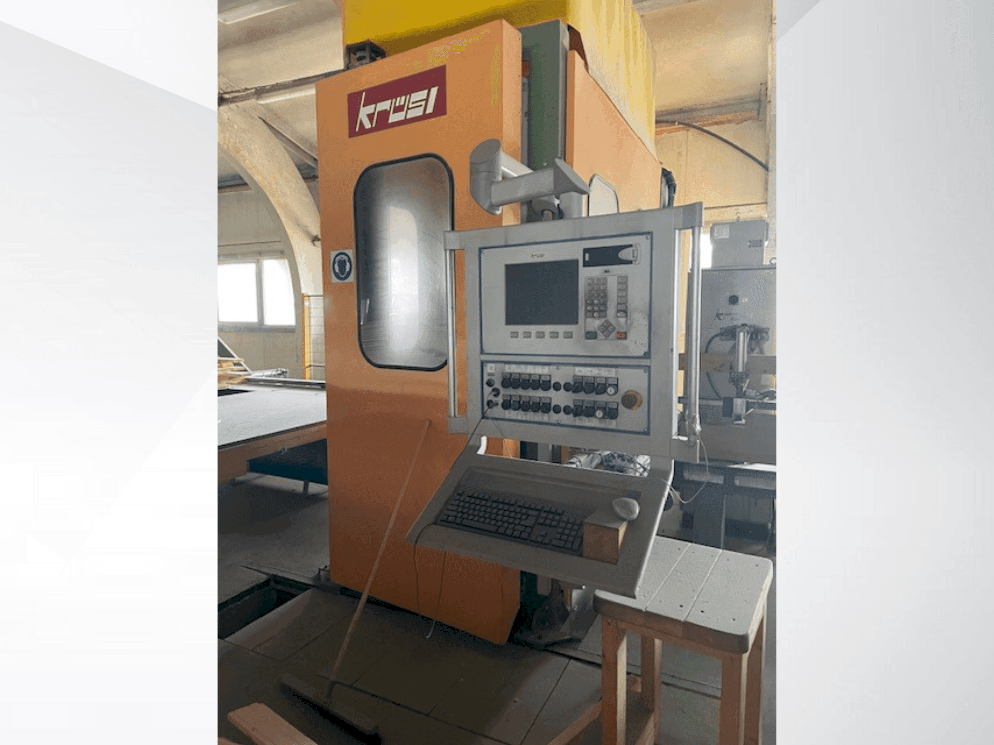 Makine KRÜSI KM-95 G1 - Önden görünüm