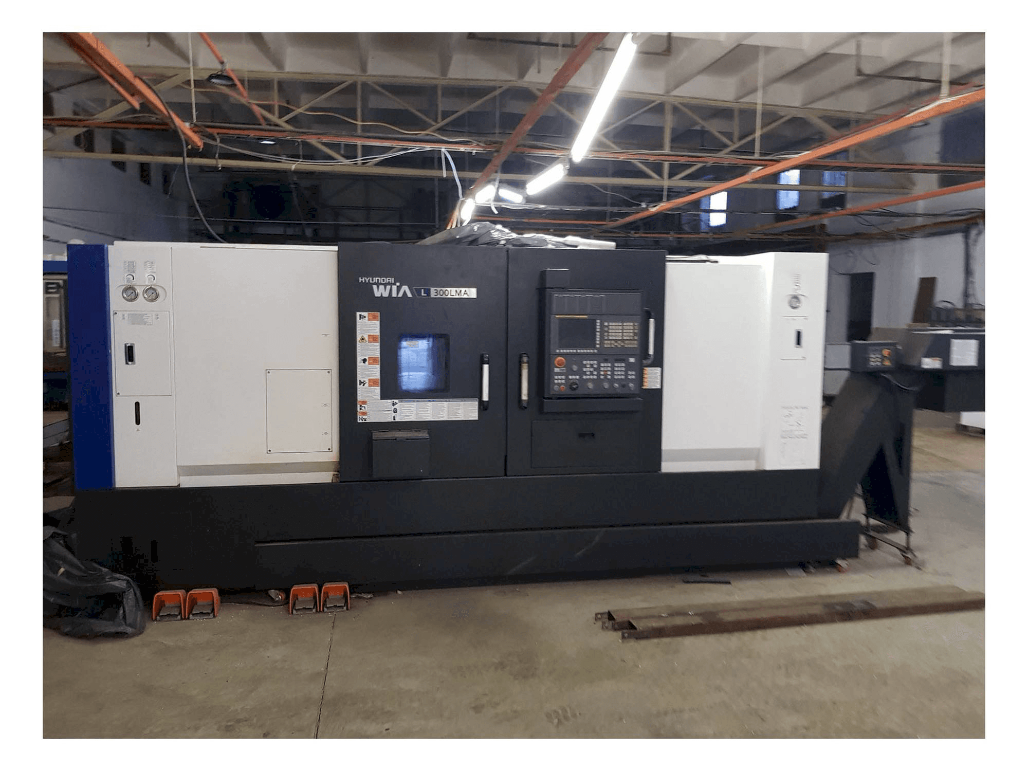 Makine Hyundai Wia L300LMA - Önden görünüm