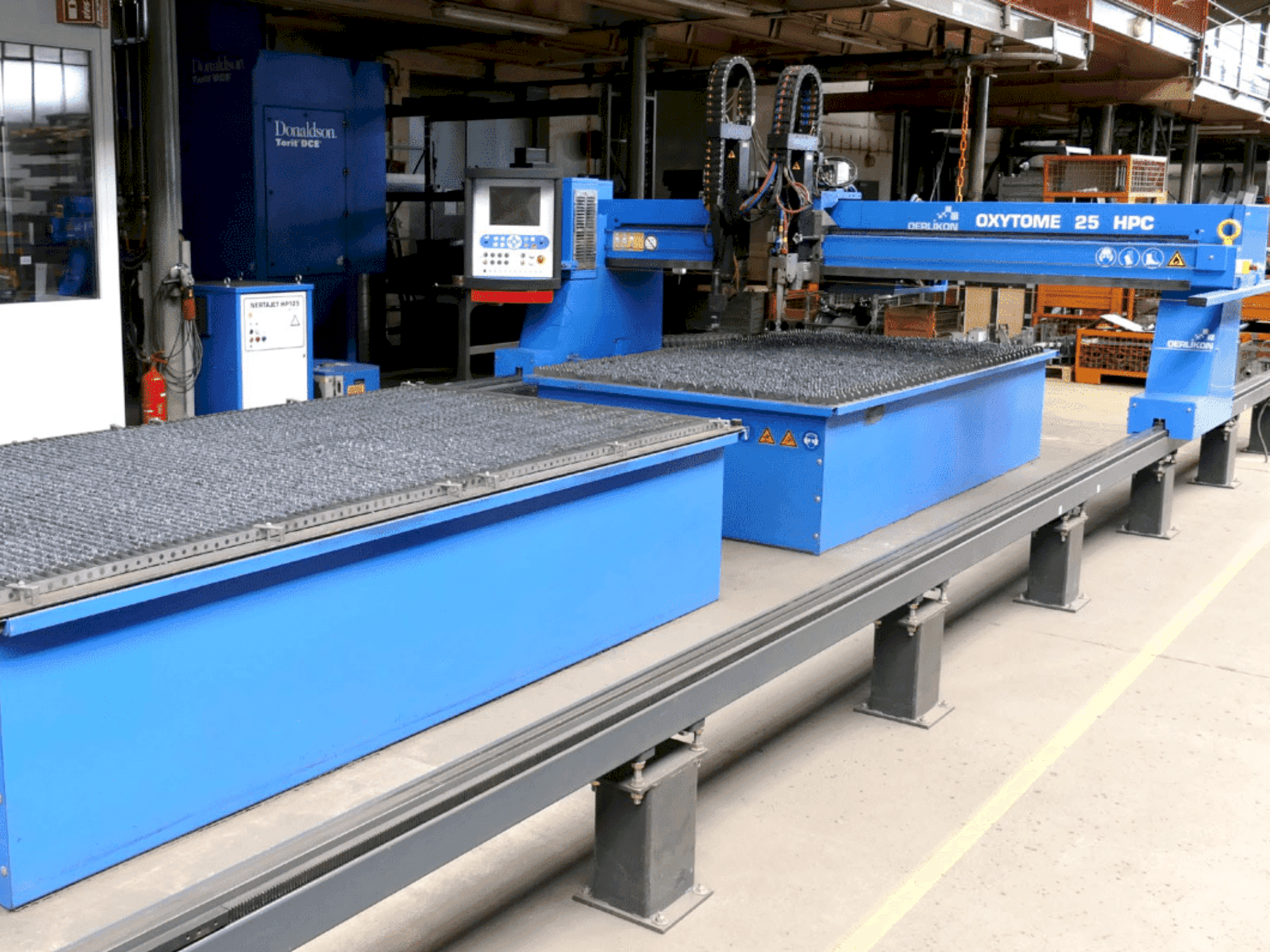 Makine Oerlikon Oxytome 25 HPC - Önden görünüm