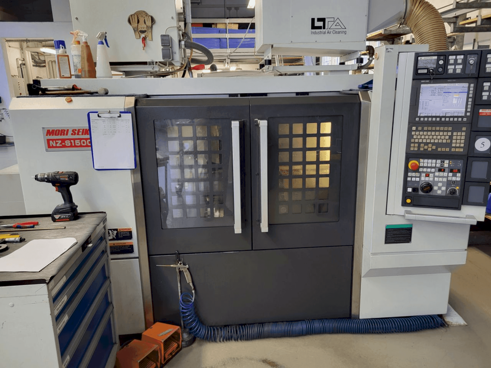 Makine MORI SEIKI NZ-S1500 - Önden görünüm