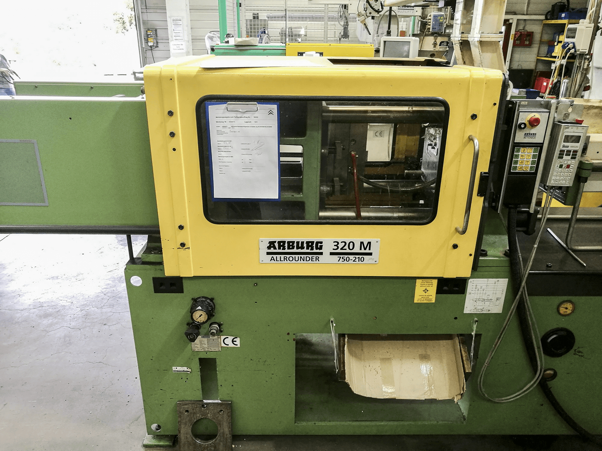 Makine Arburg - Önden görünüm 320M 750-210