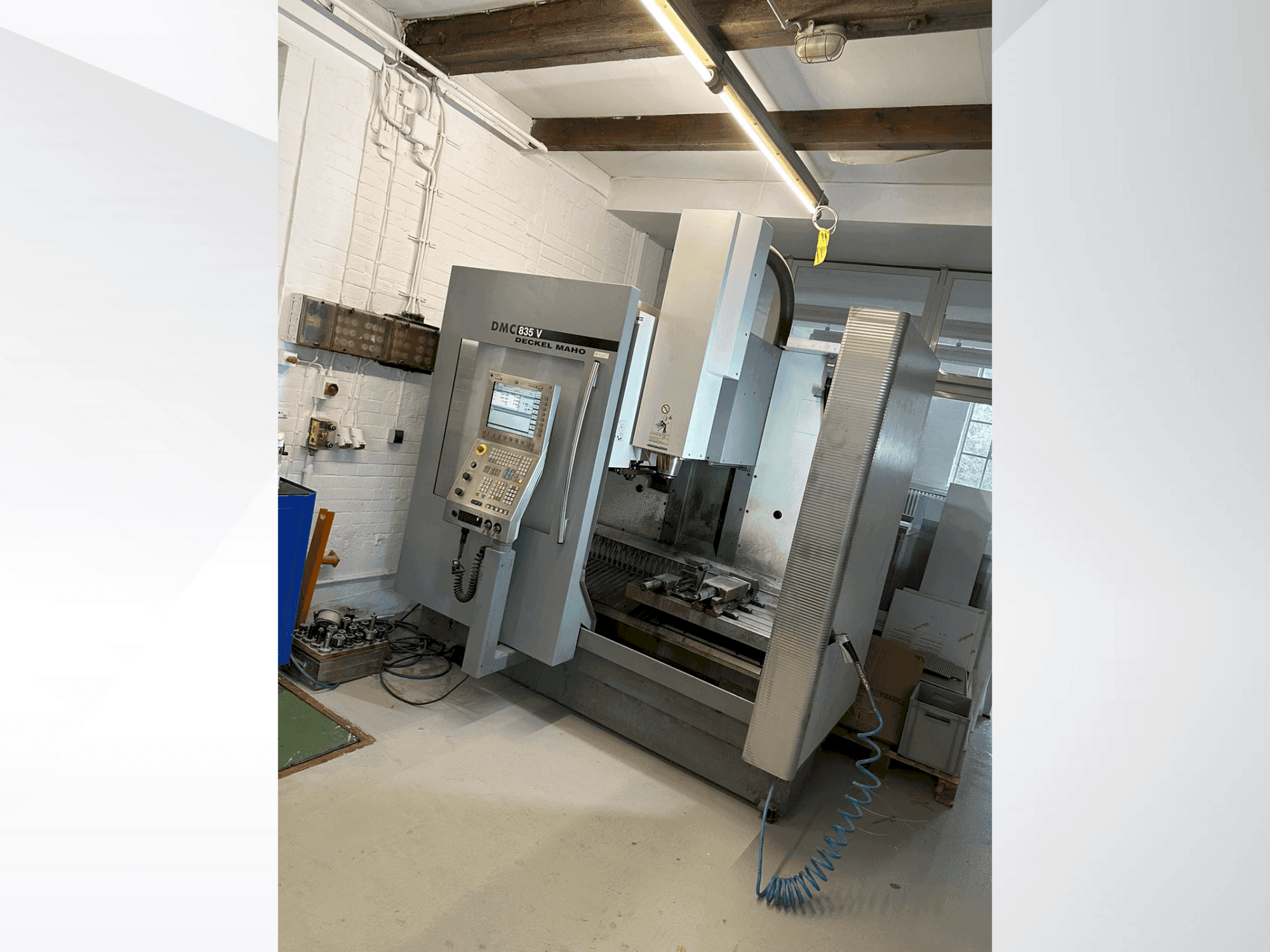 Makine DECKEL DMC 835 V - Önden görünüm