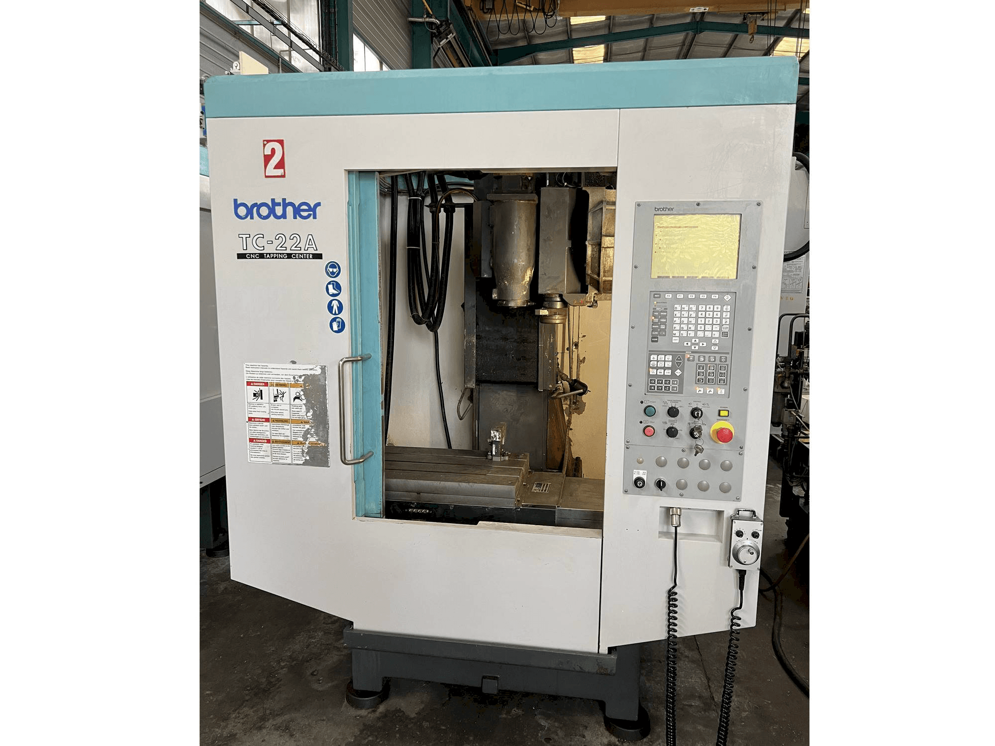 Makine Brother TC-22A - Önden görünüm