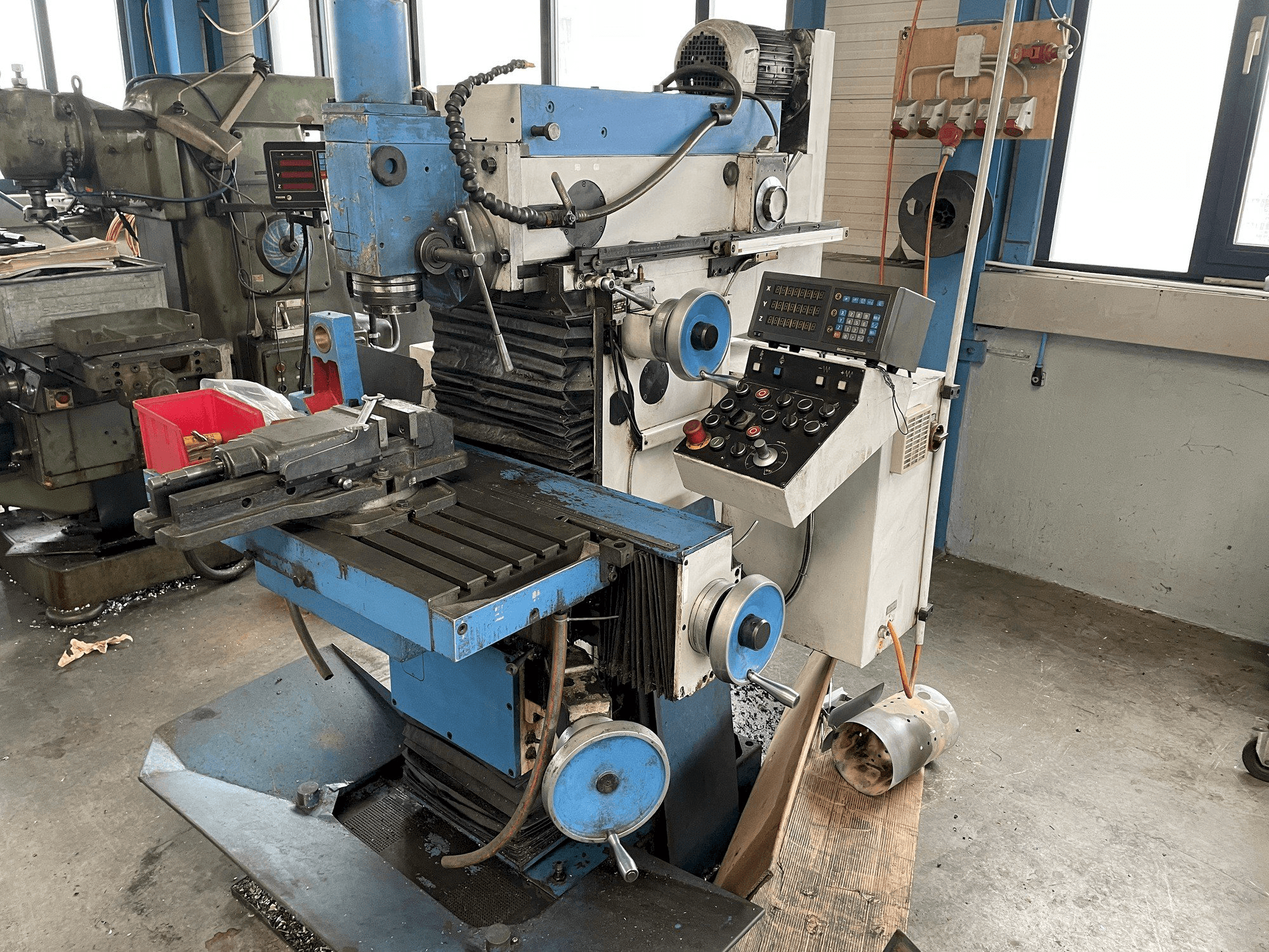 Makine KNUTH WF 5 - Önden görünüm