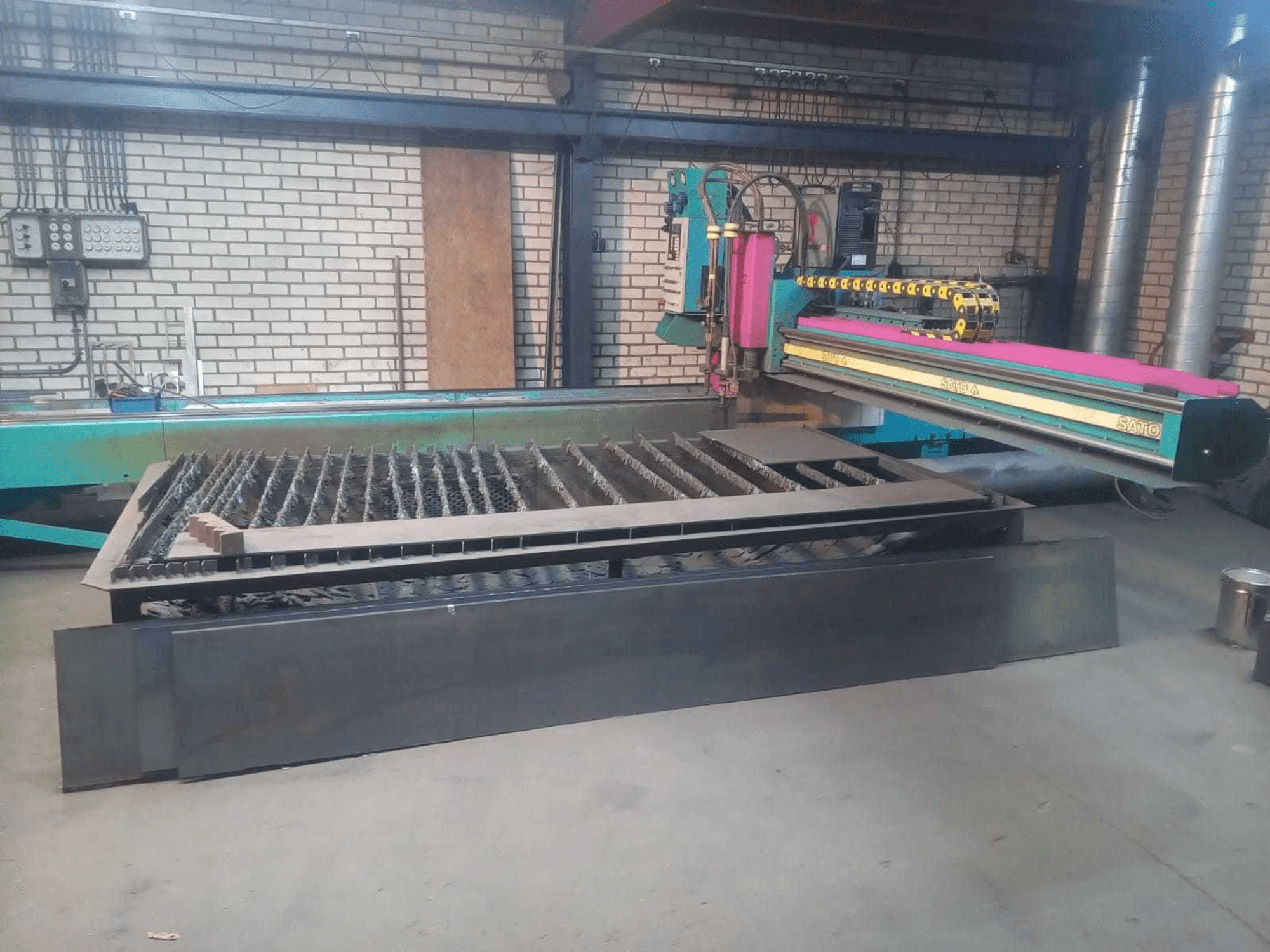 Makine SATO SATRONIK C2500 - Önden görünüm