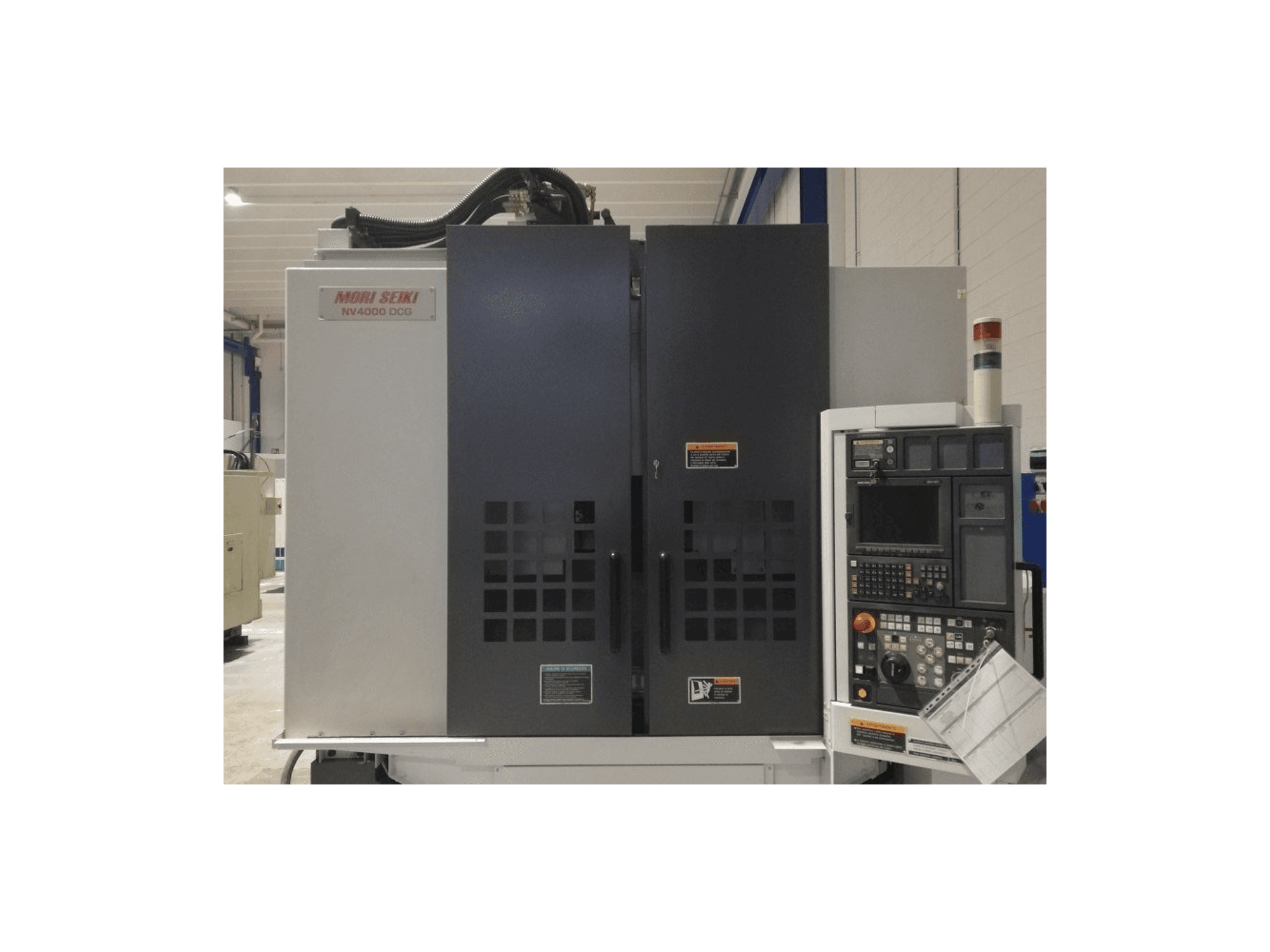 Makine MORI SEIKI NV 4000 DCG - Önden görünüm