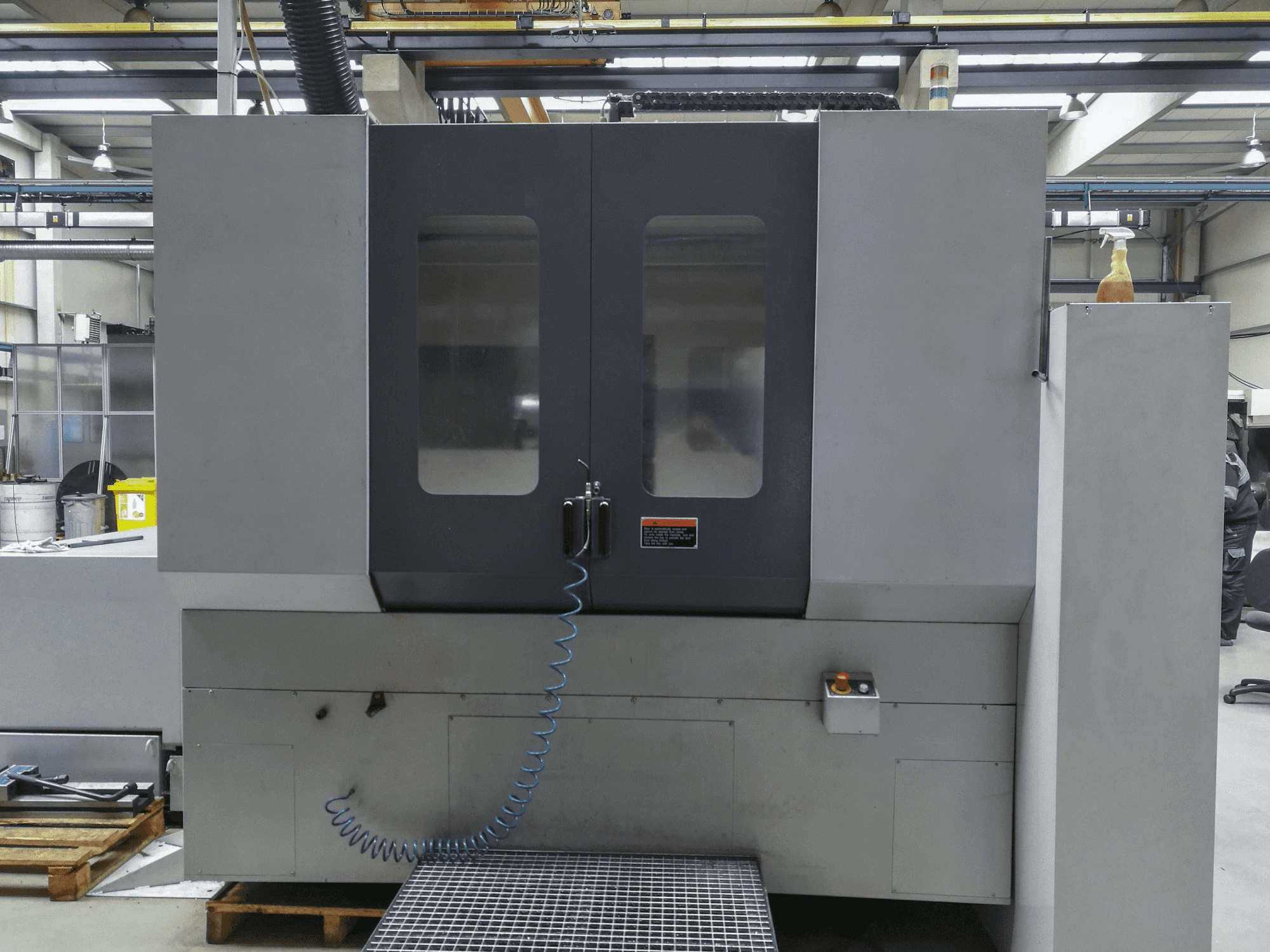 Makine MORI SEIKI - Önden görünüm MH-633